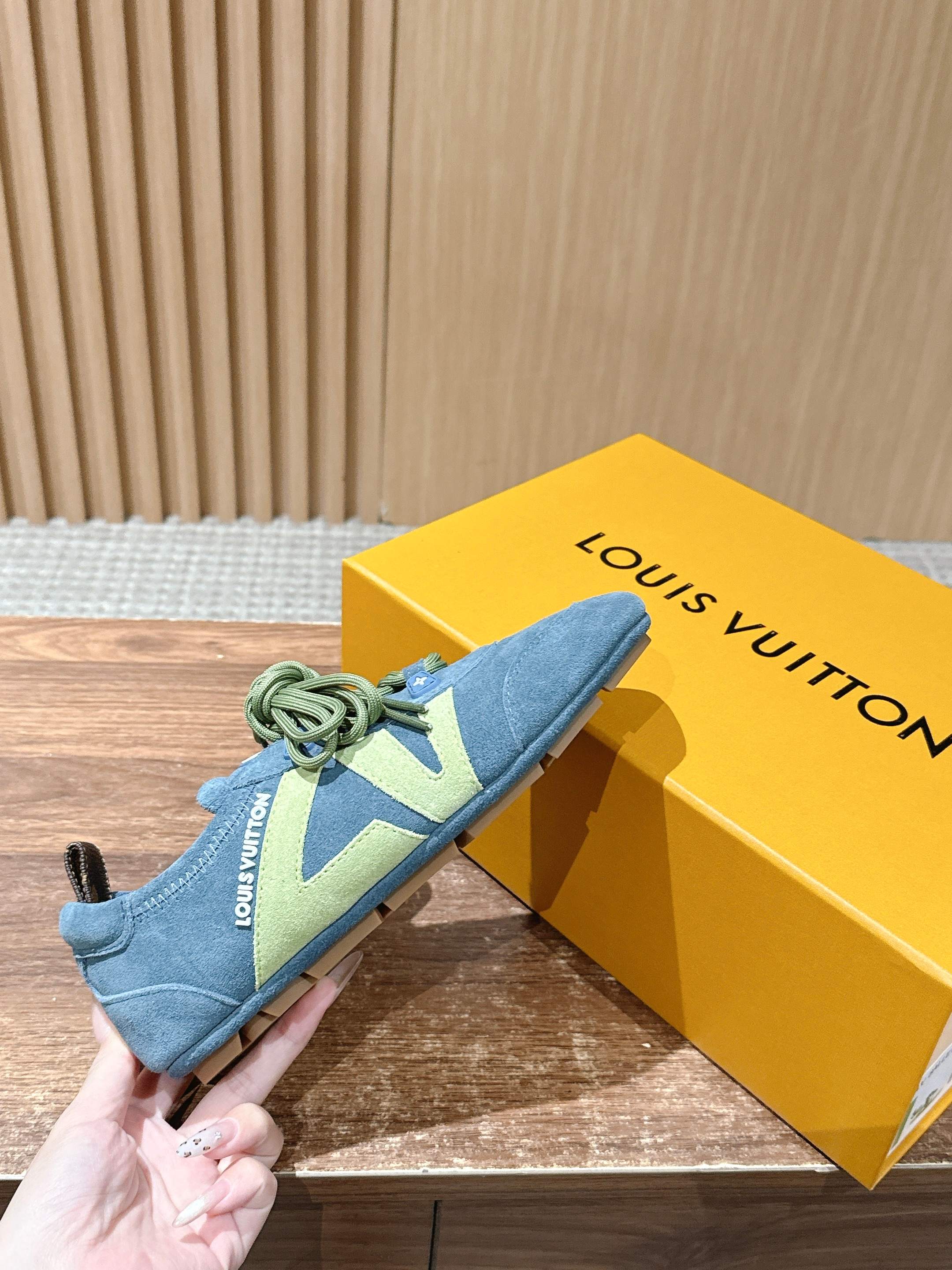 Loui 25fw sneaker
