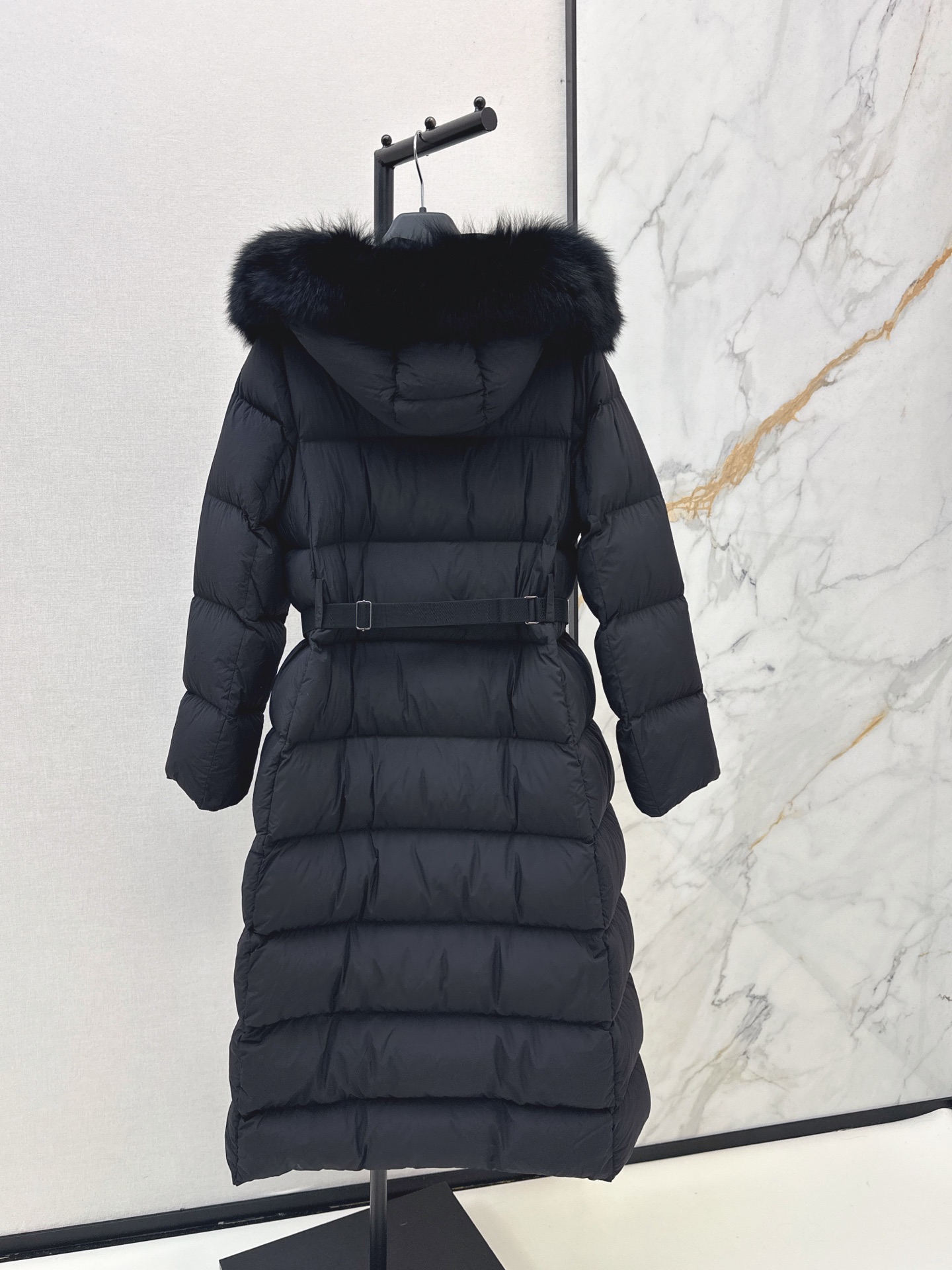 Max 26fw belted hooded down jacket