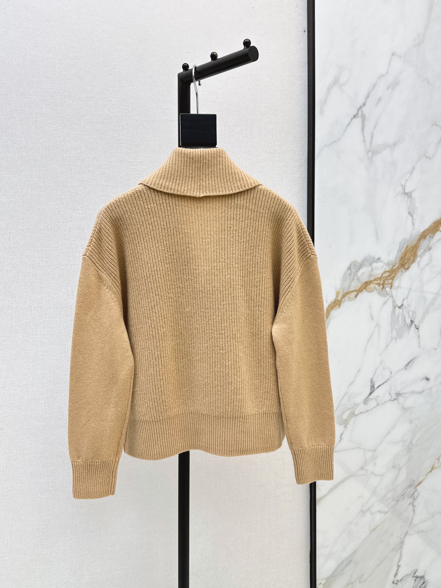 Her 26fw cashmere knit jacket