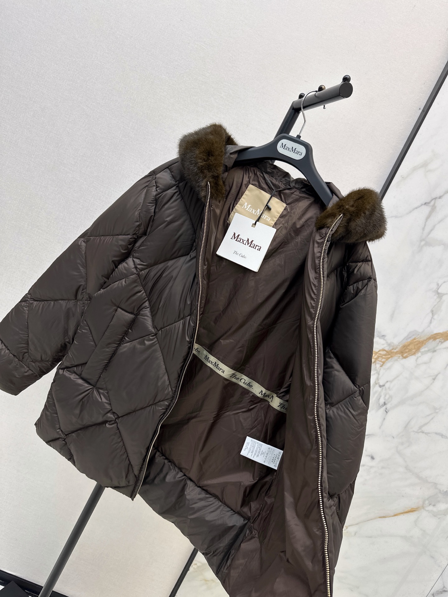 Max 26fw fur-trim down jacket
