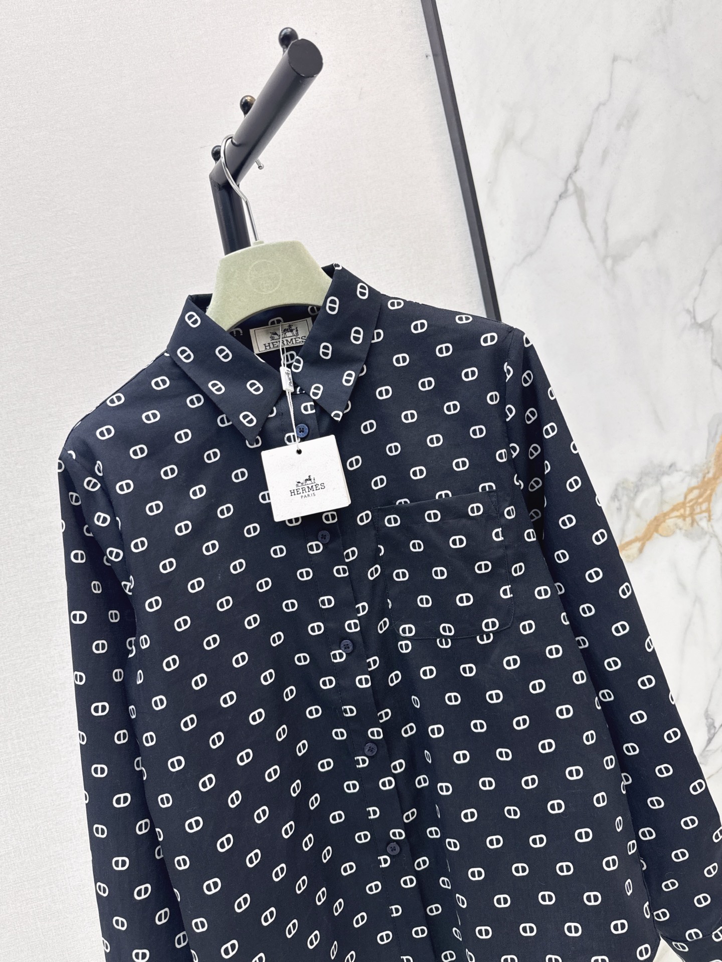 Her 26fw print shirt