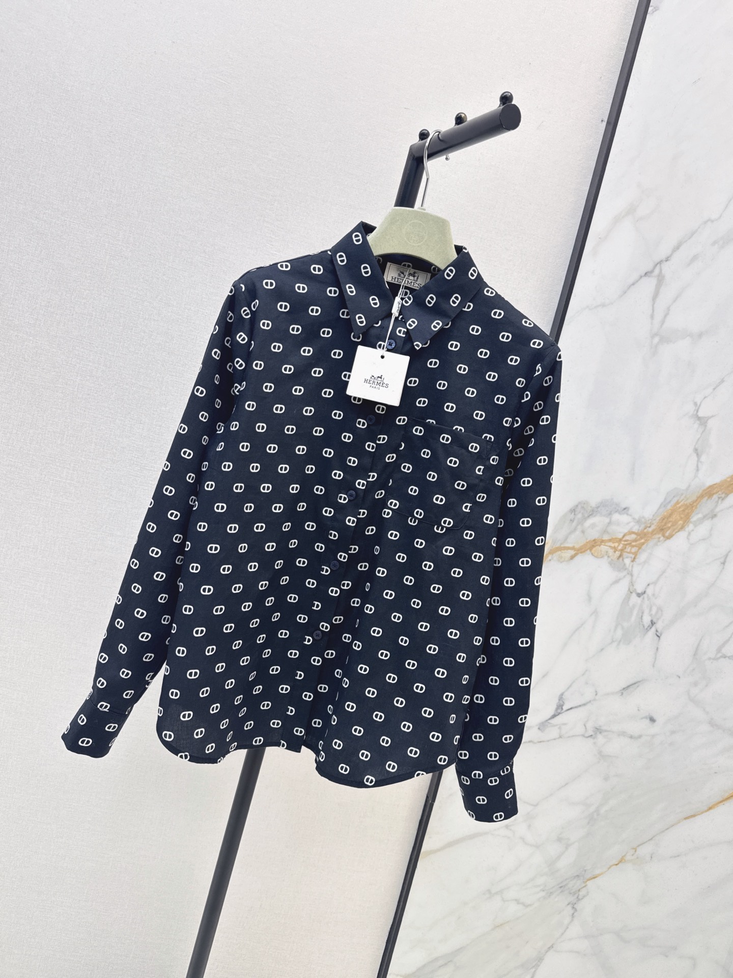 Her 26fw print shirt
