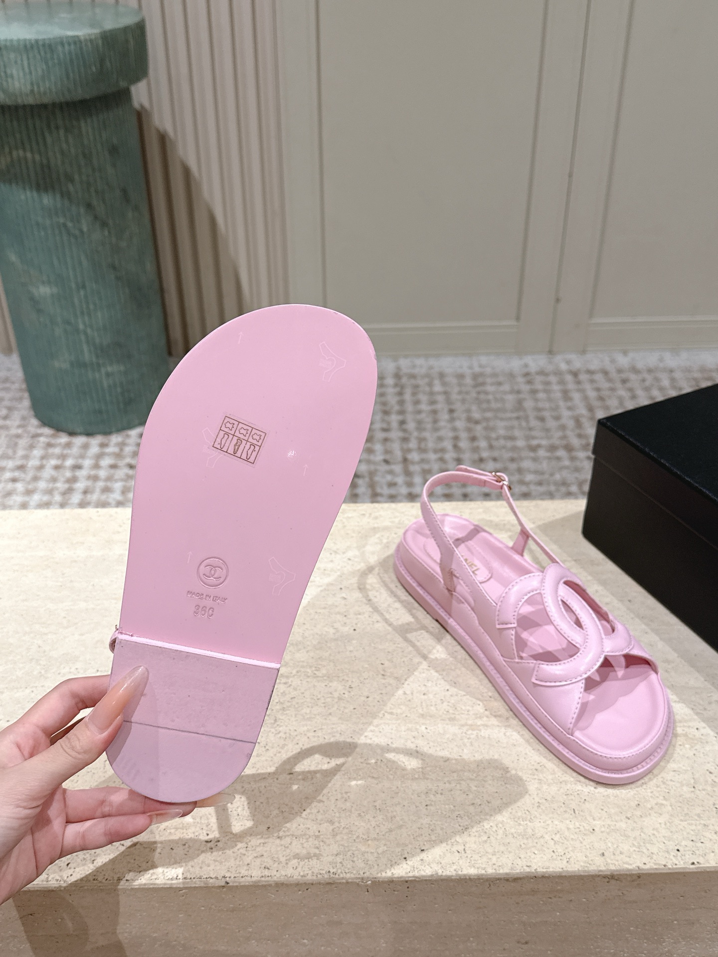 Chan 26fw sandals