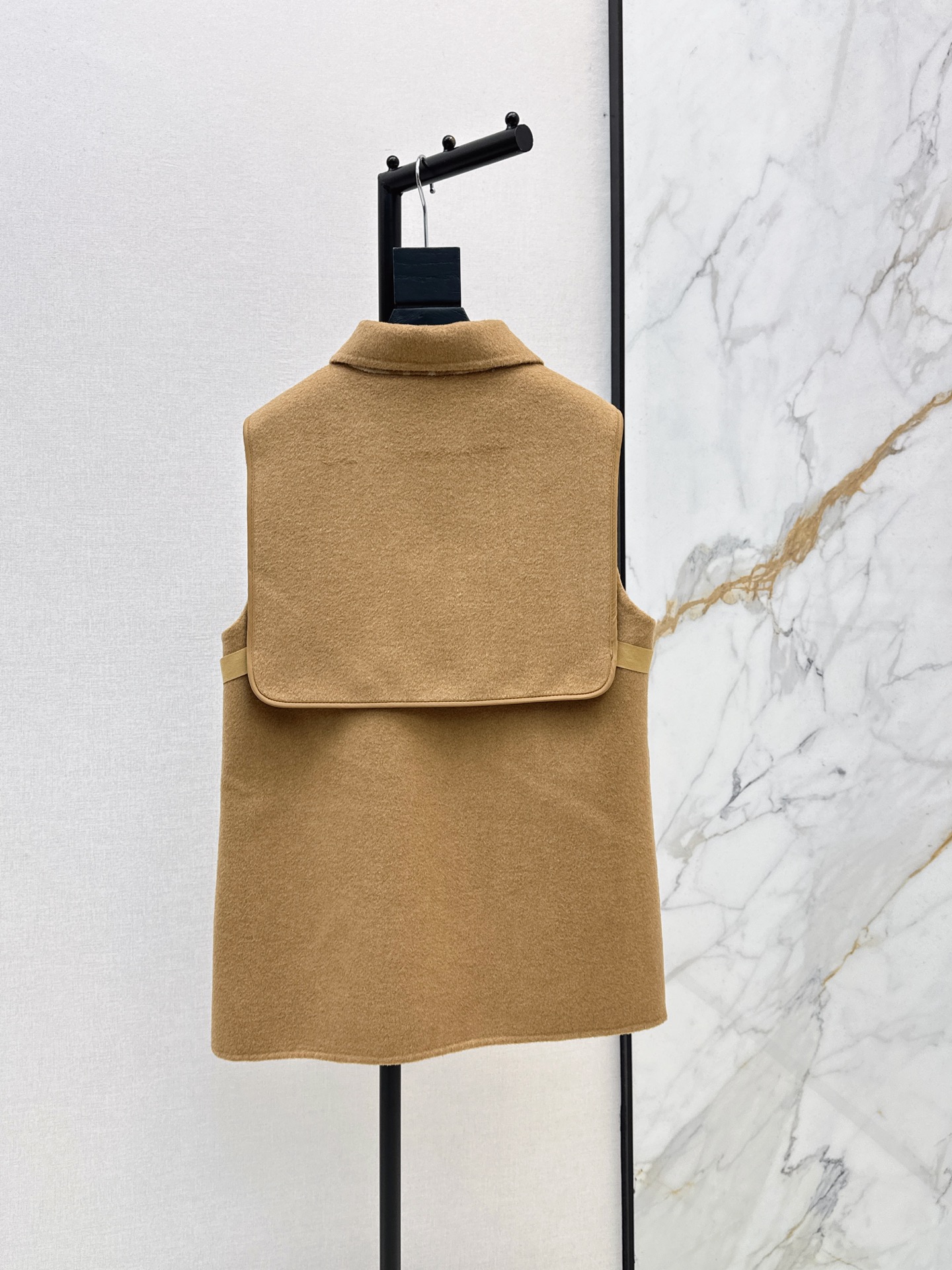 Her 26fw cashmere vest jacket