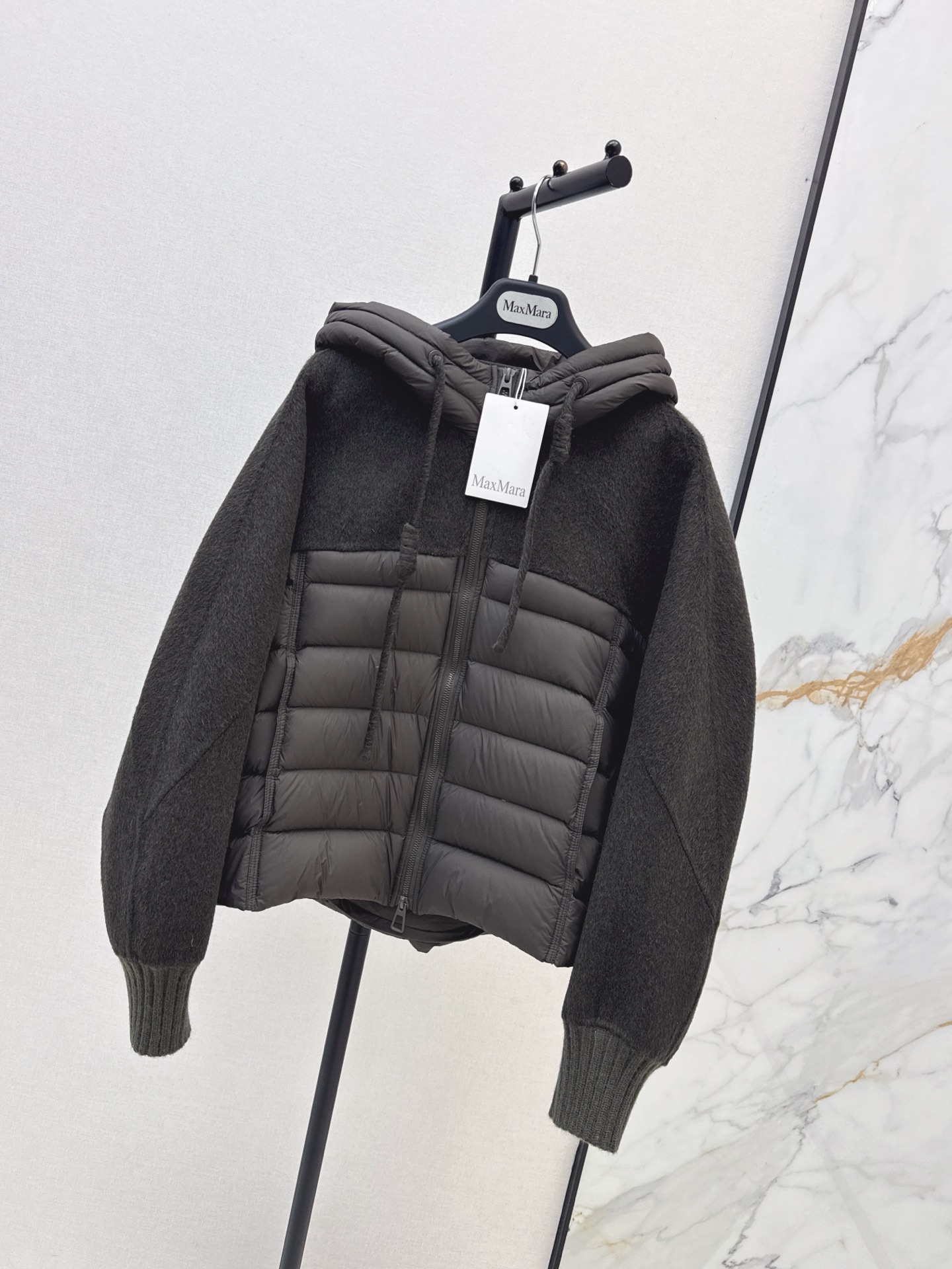 Max 26fw knit contract down jacket