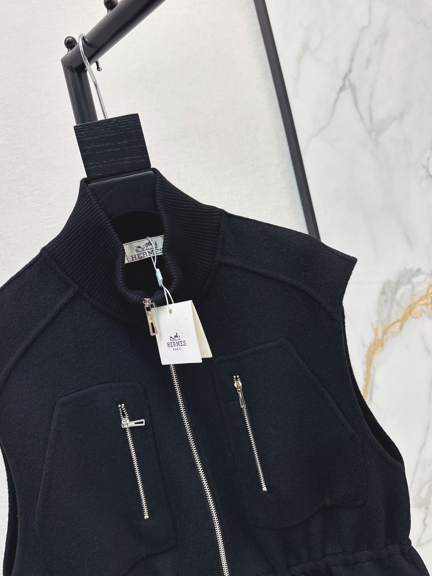 Her 26fw drawstring woolen vest