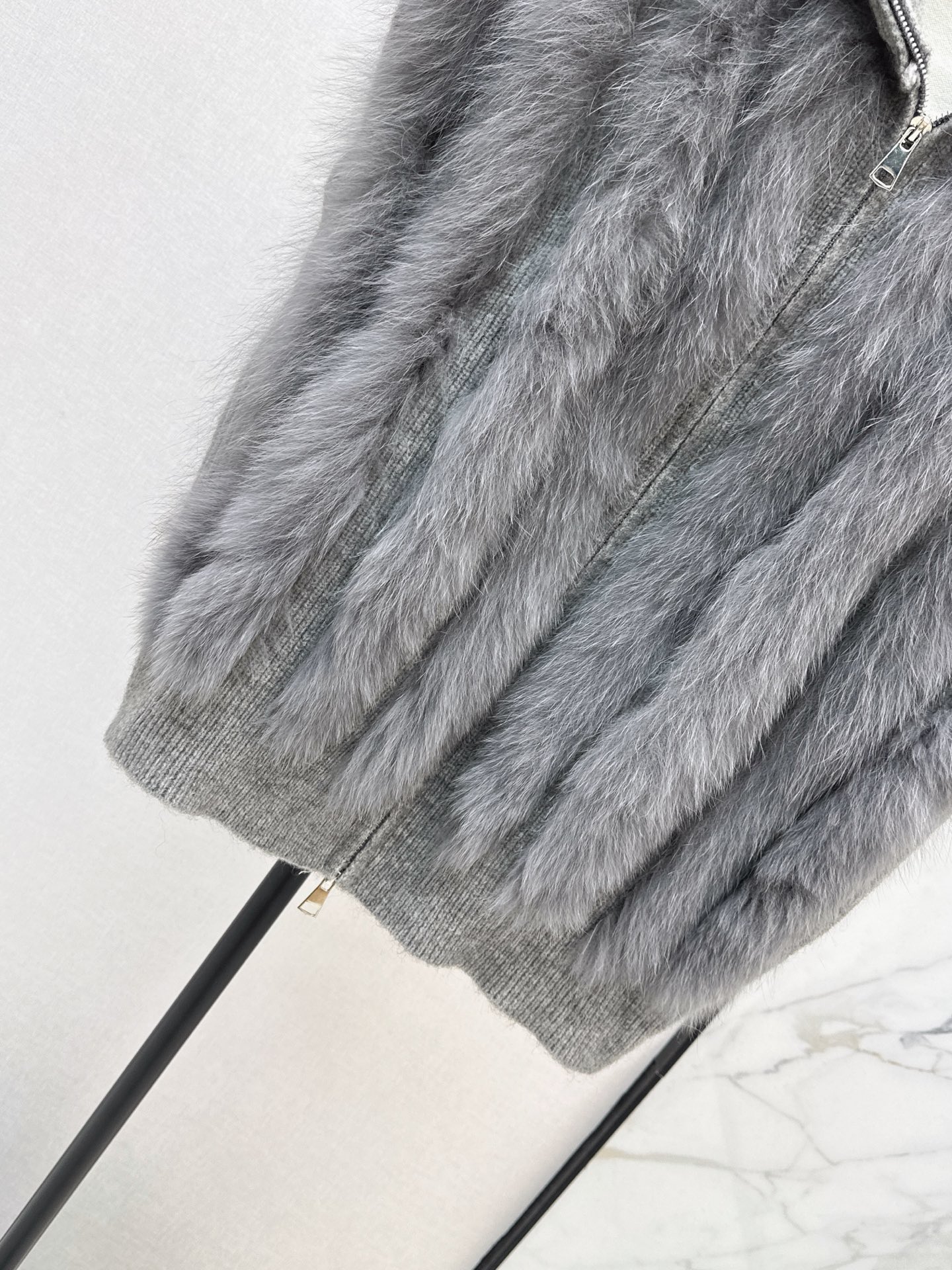 Fen 26fw fur-trim knit vest