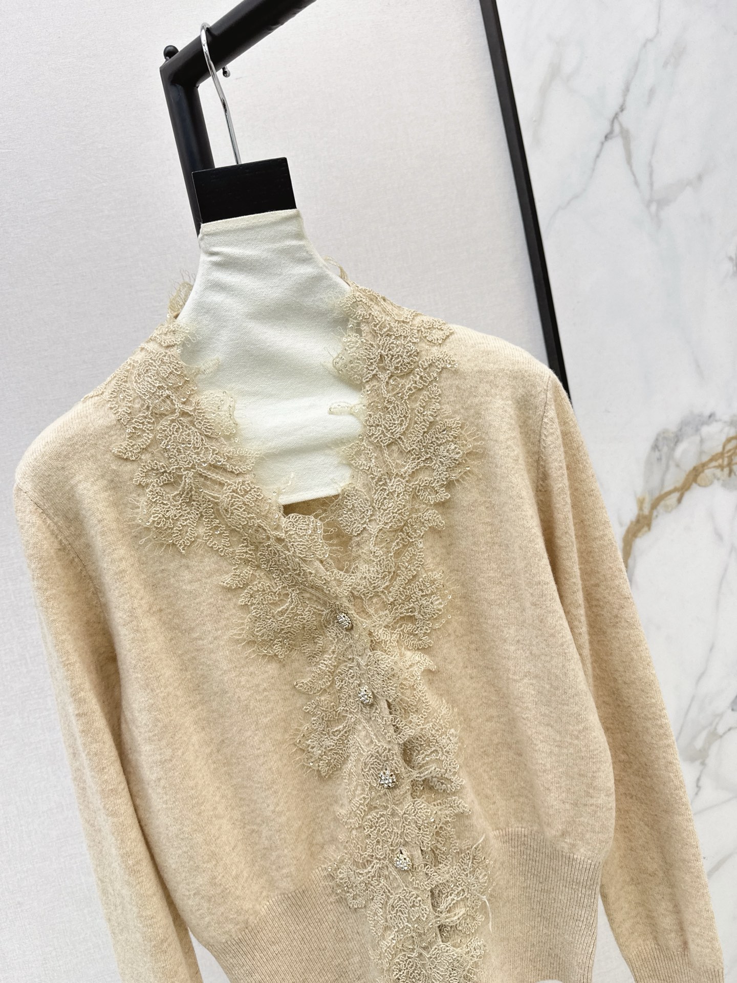 Miu 26fw lace contract knit cardigan