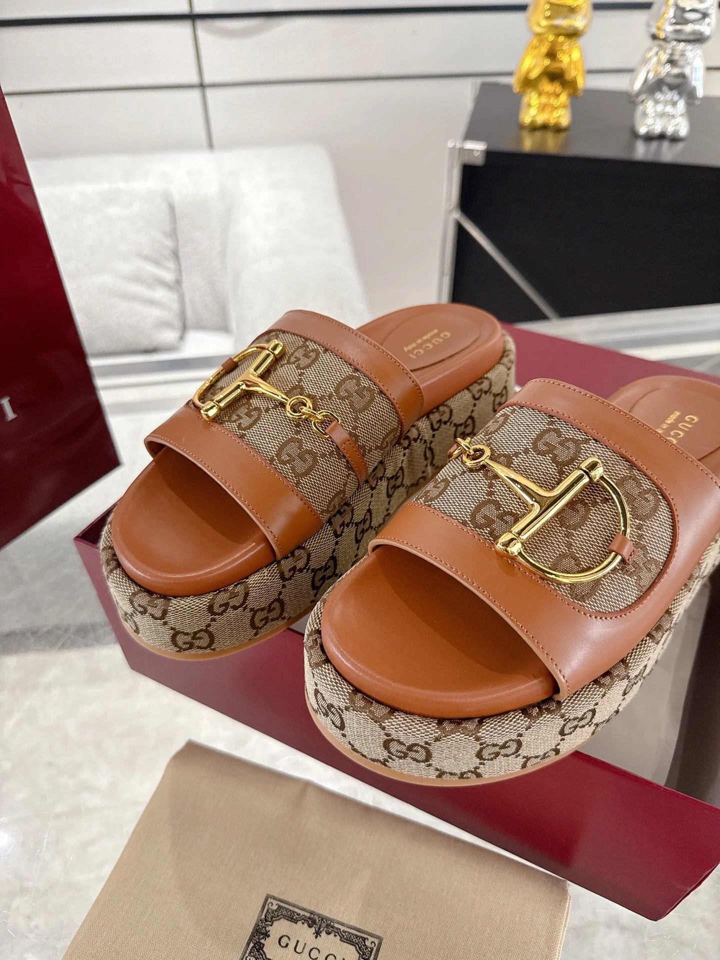 Gucc 25fw thick slippers