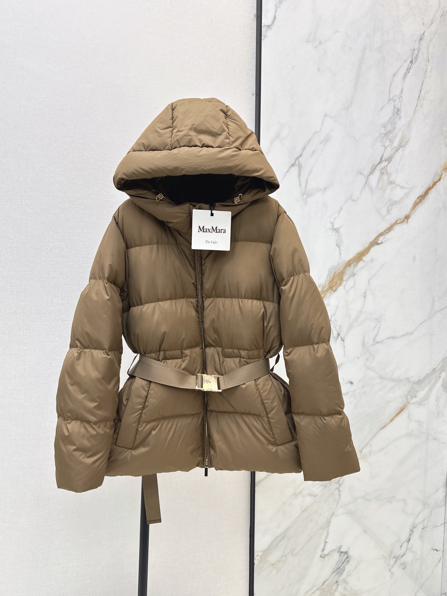 Max 26fw hooded down jacket