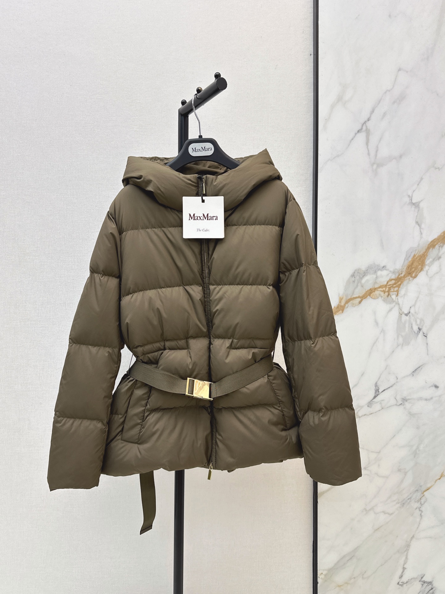 Max 26fw hooded down jacket