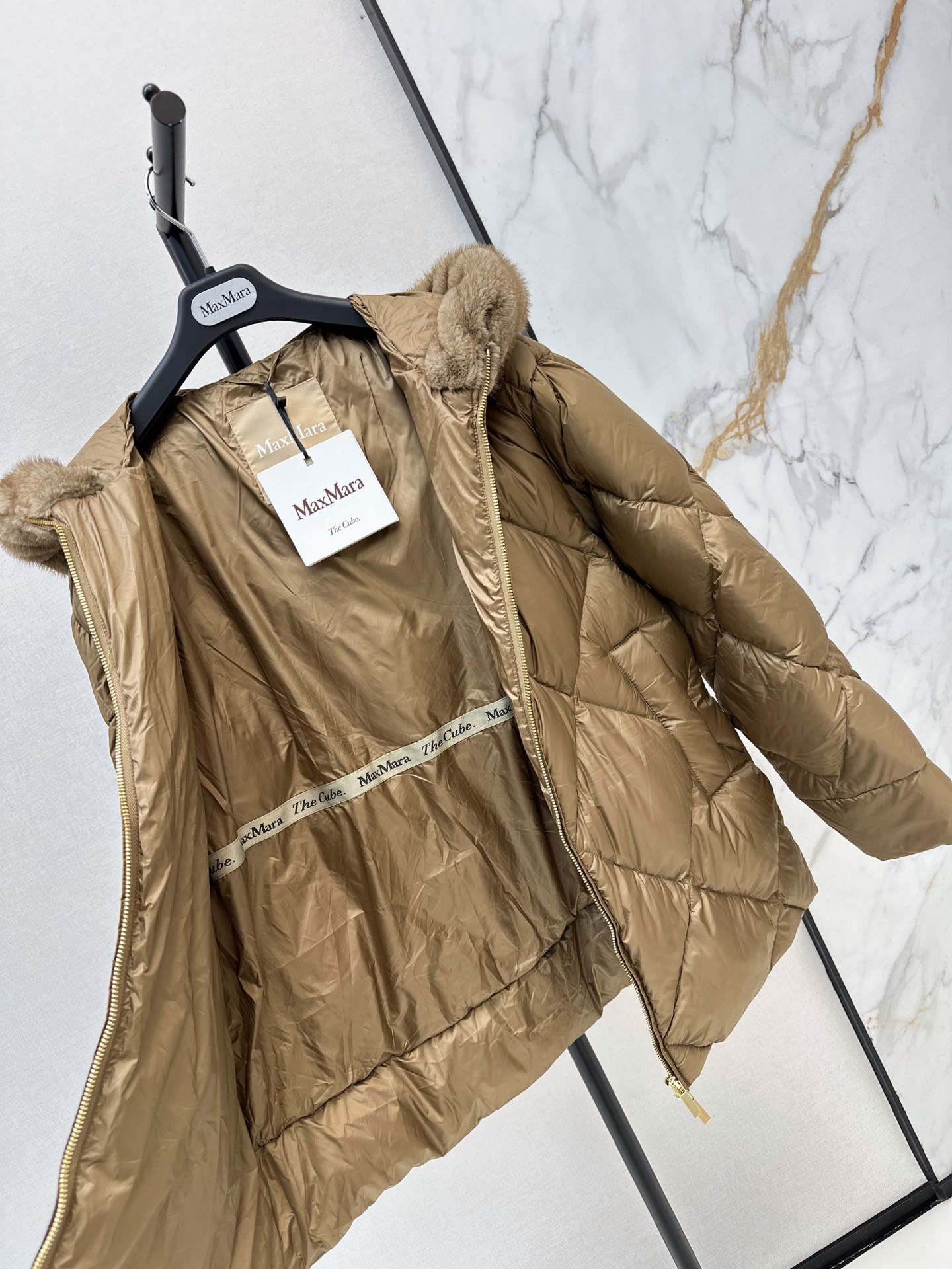 Max 26fw fur-trim down jacket