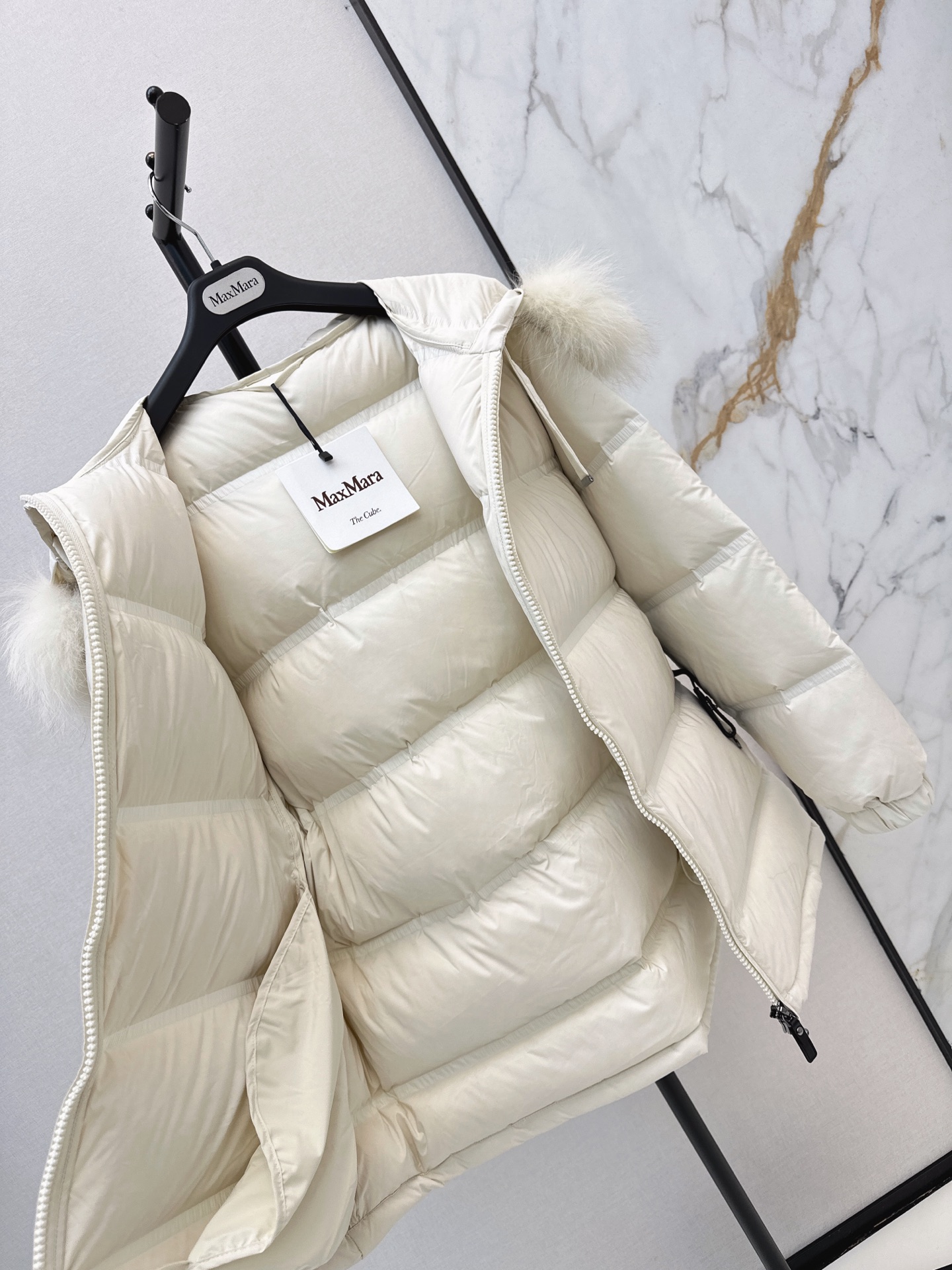 Max 26fw fur-trim hooded belted down jacket