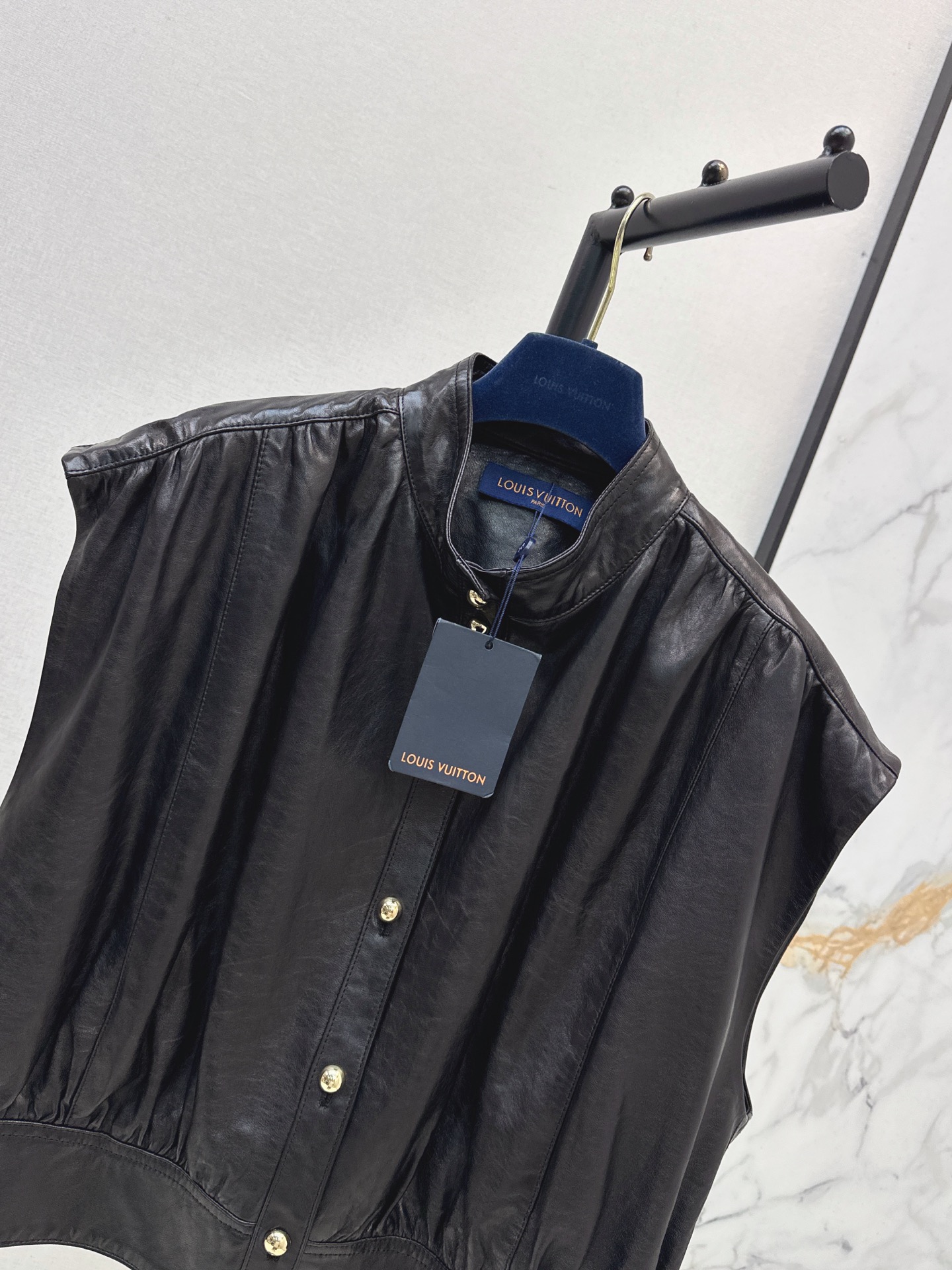 Loui 26fw leather vest jacket