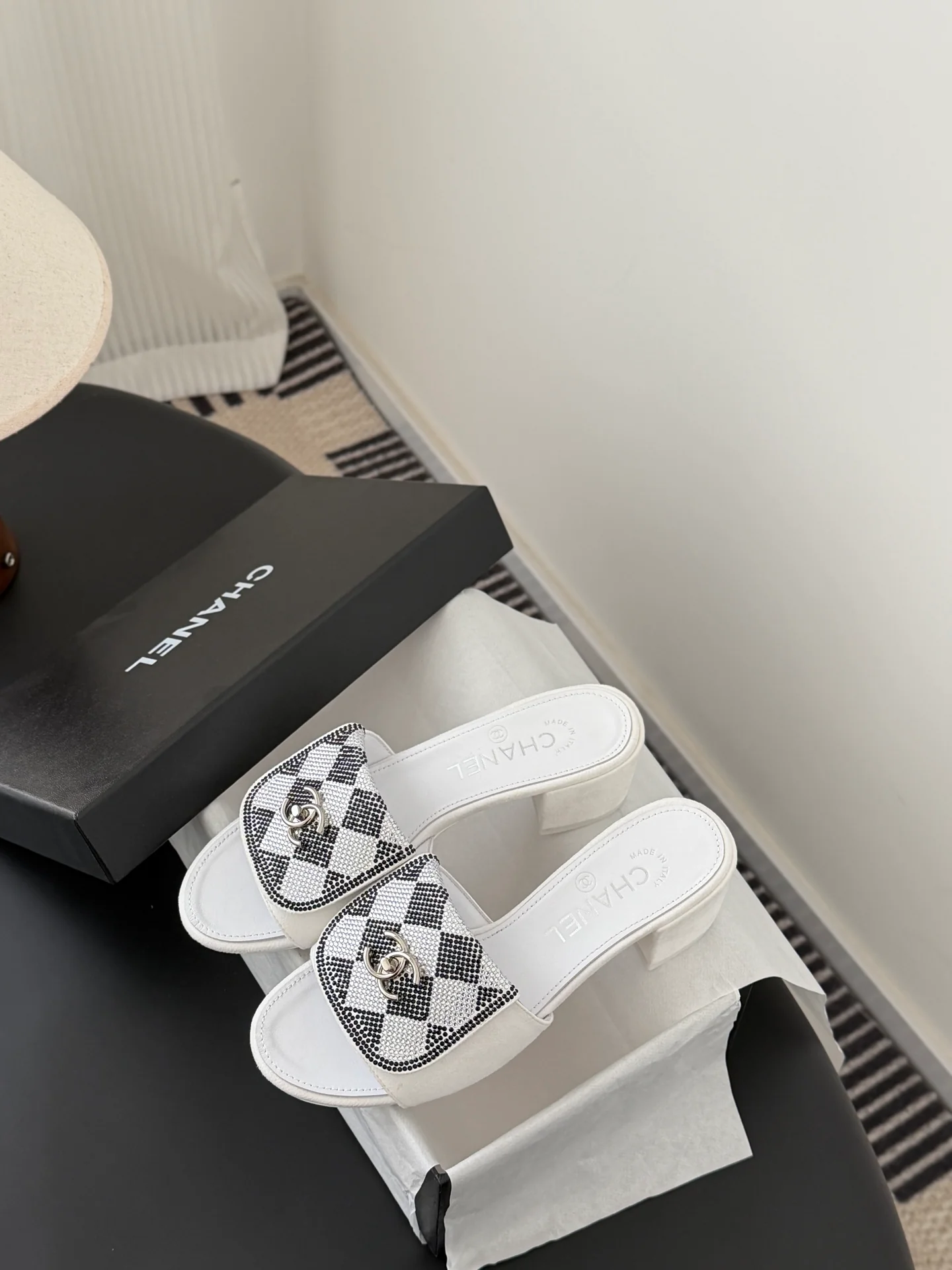 Chan 26ss rhinestone-embellished chunky sandals