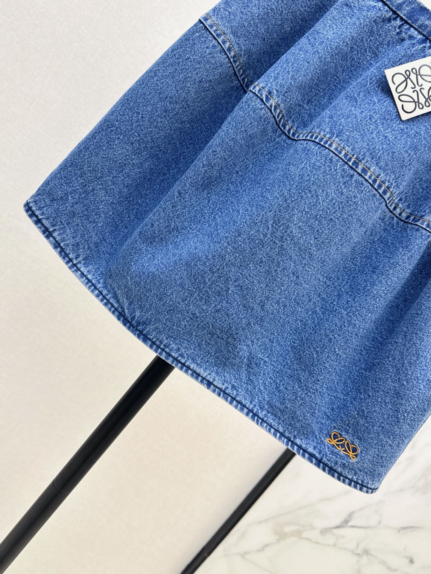 Loe 26fw denim skirt