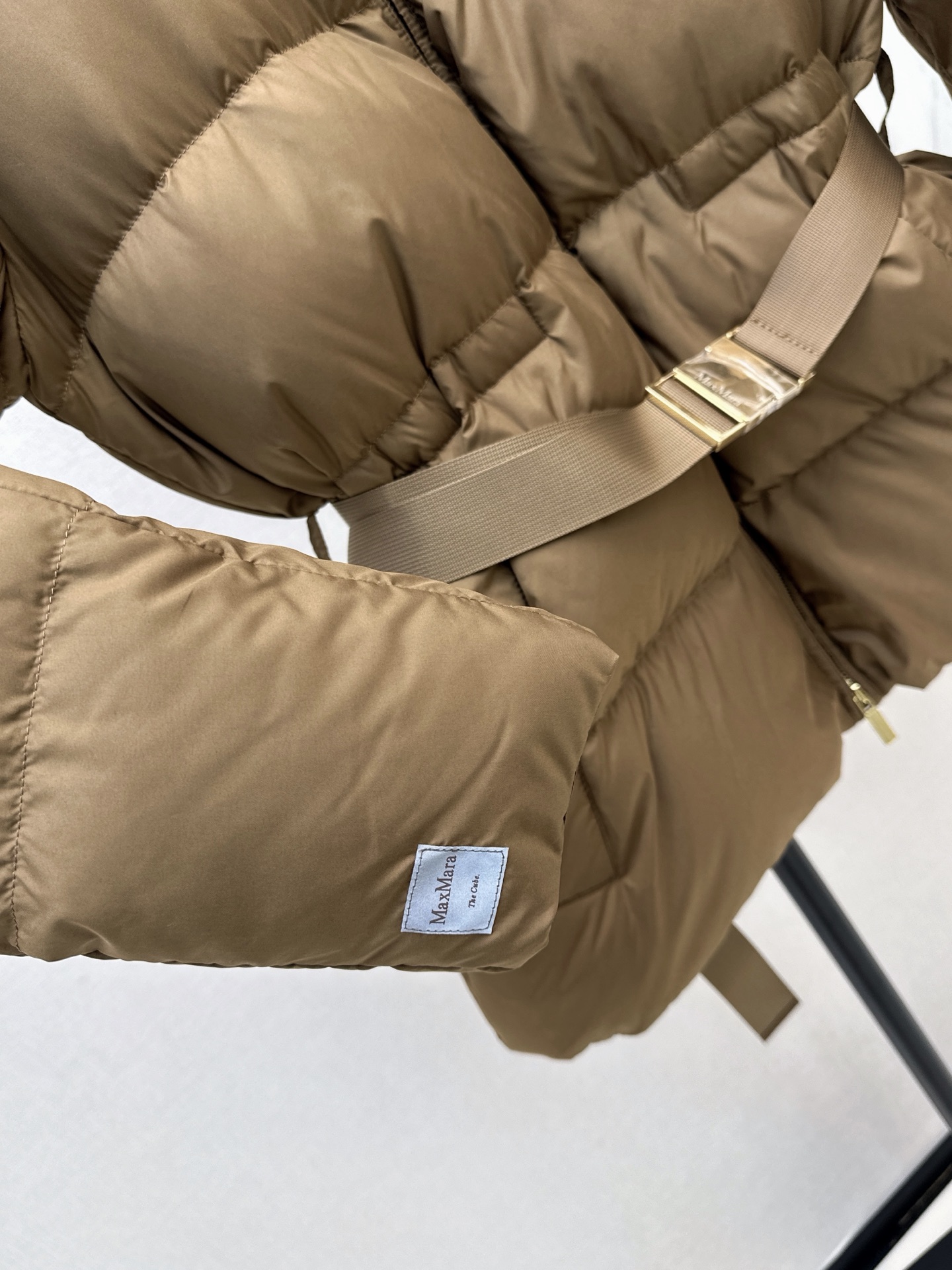 Max 26fw hooded down jacket