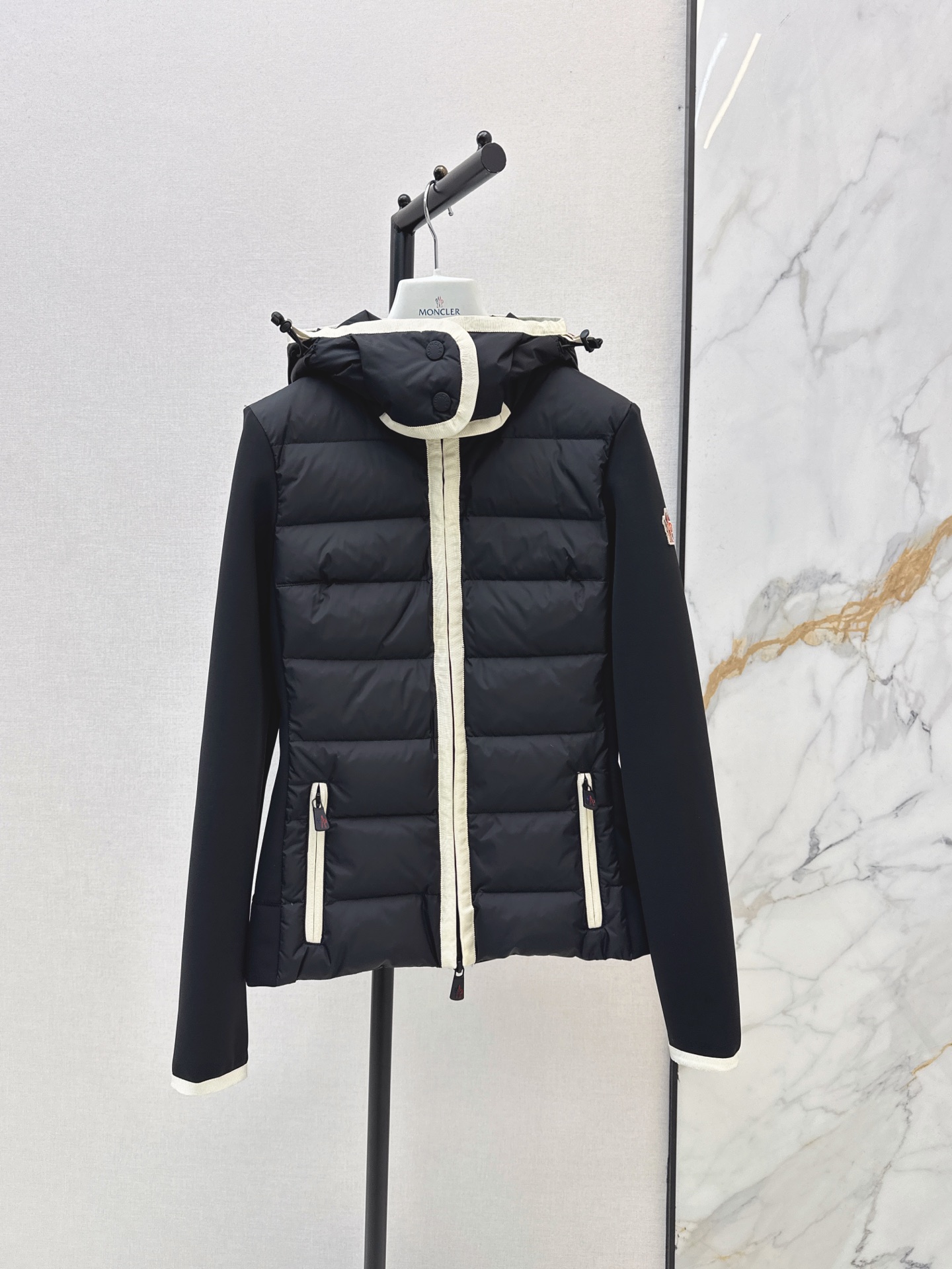 Monc 26fw hooded down ski jacket