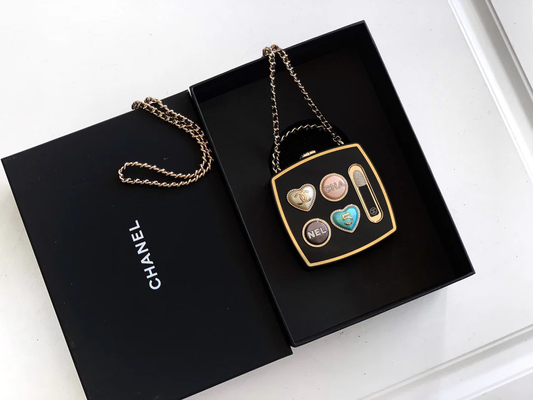 Chan 25B makeup palette bag