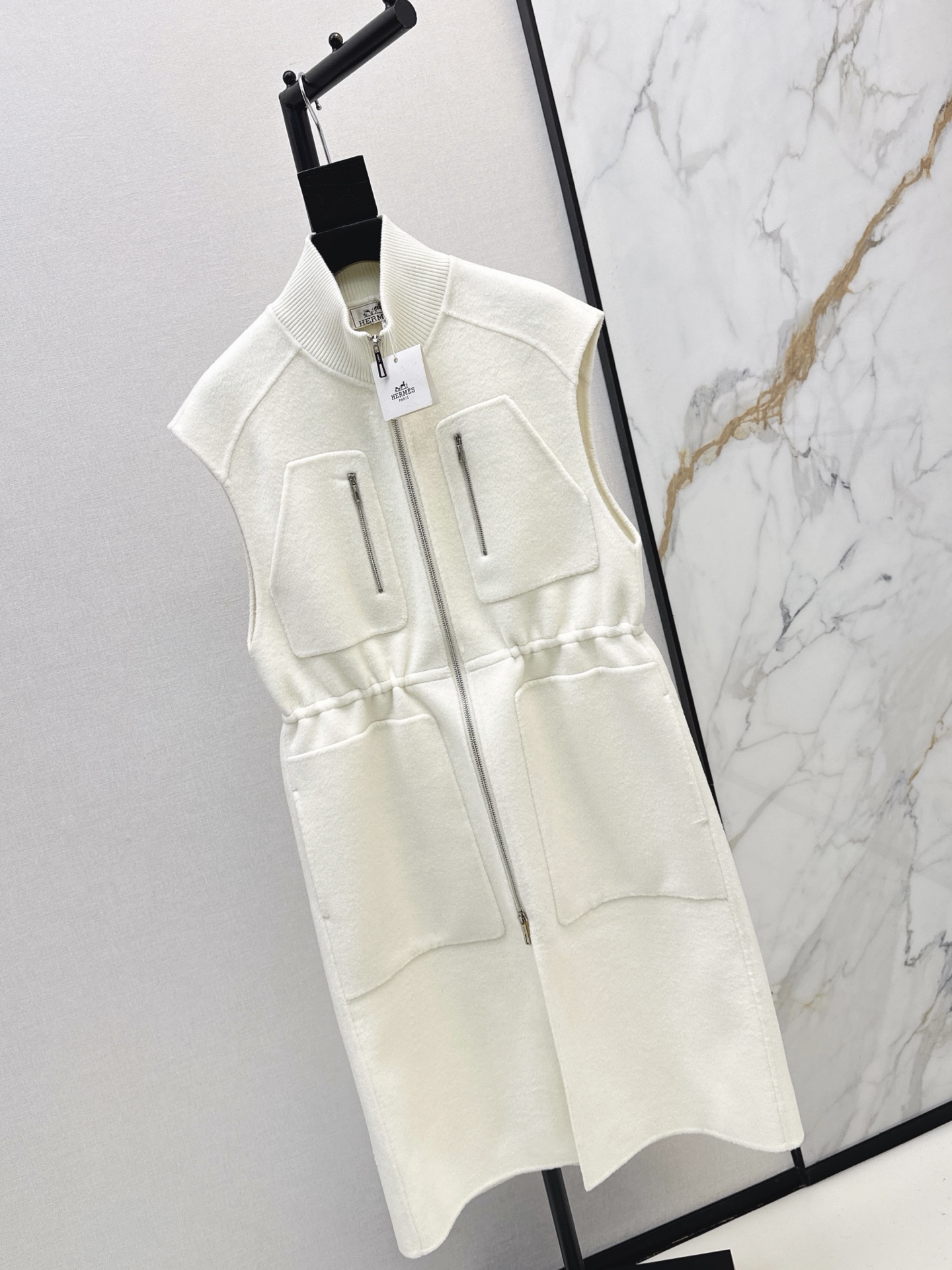 Her 26fw drawstring woolen vest