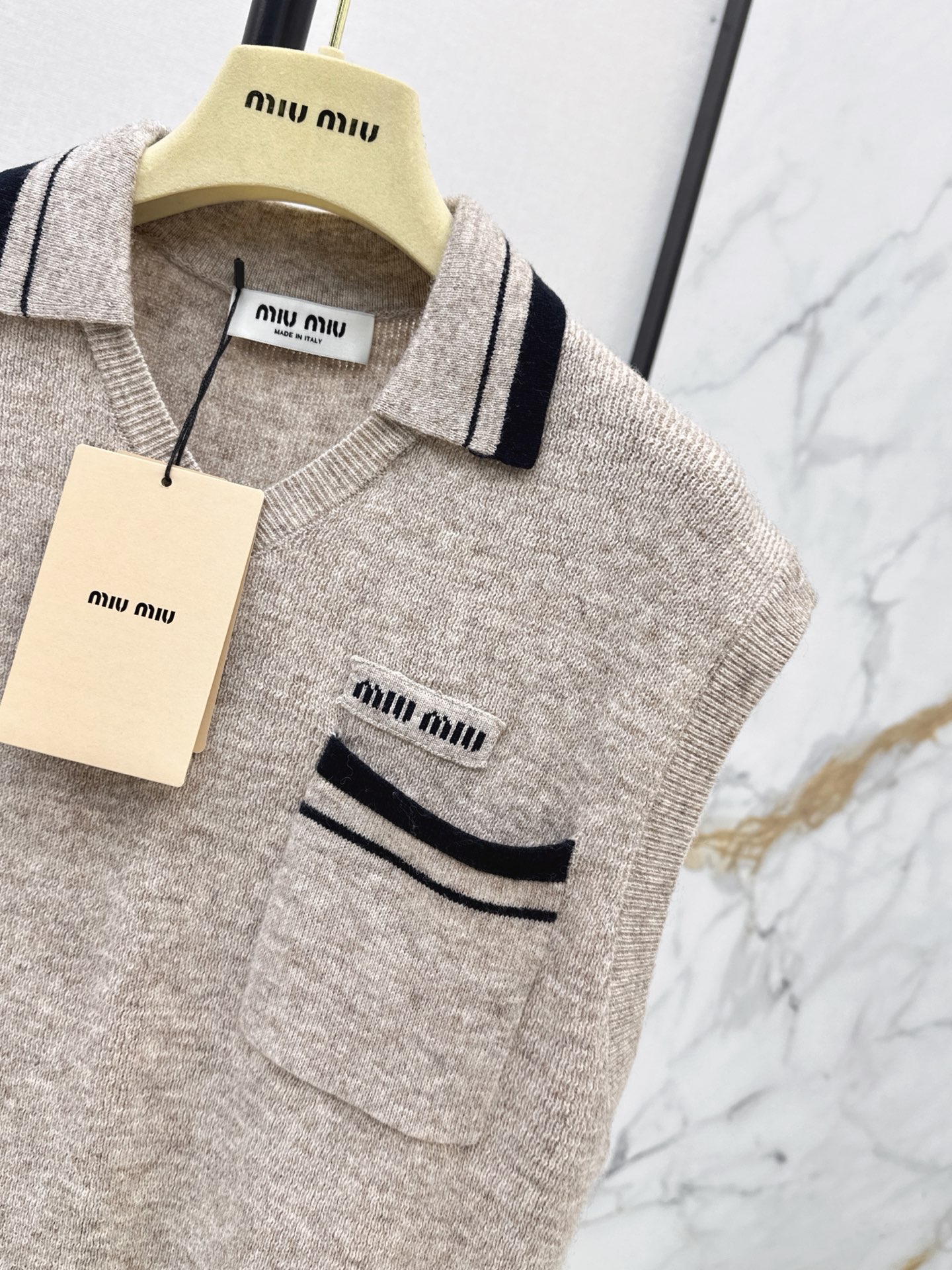 Miu 26fw knit vest