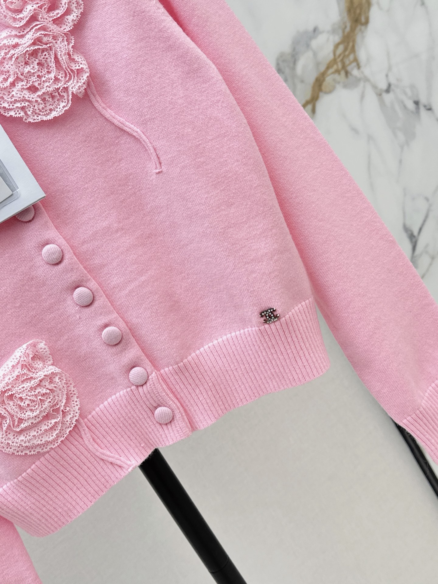 Chan 26fw 3d floarl knit cardigan