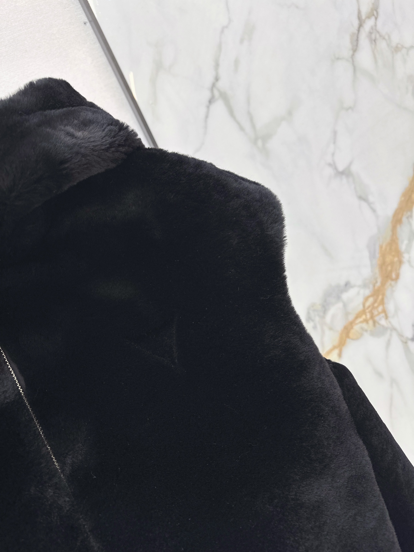 Pra 26fw faux-fur hooded vest jacket
