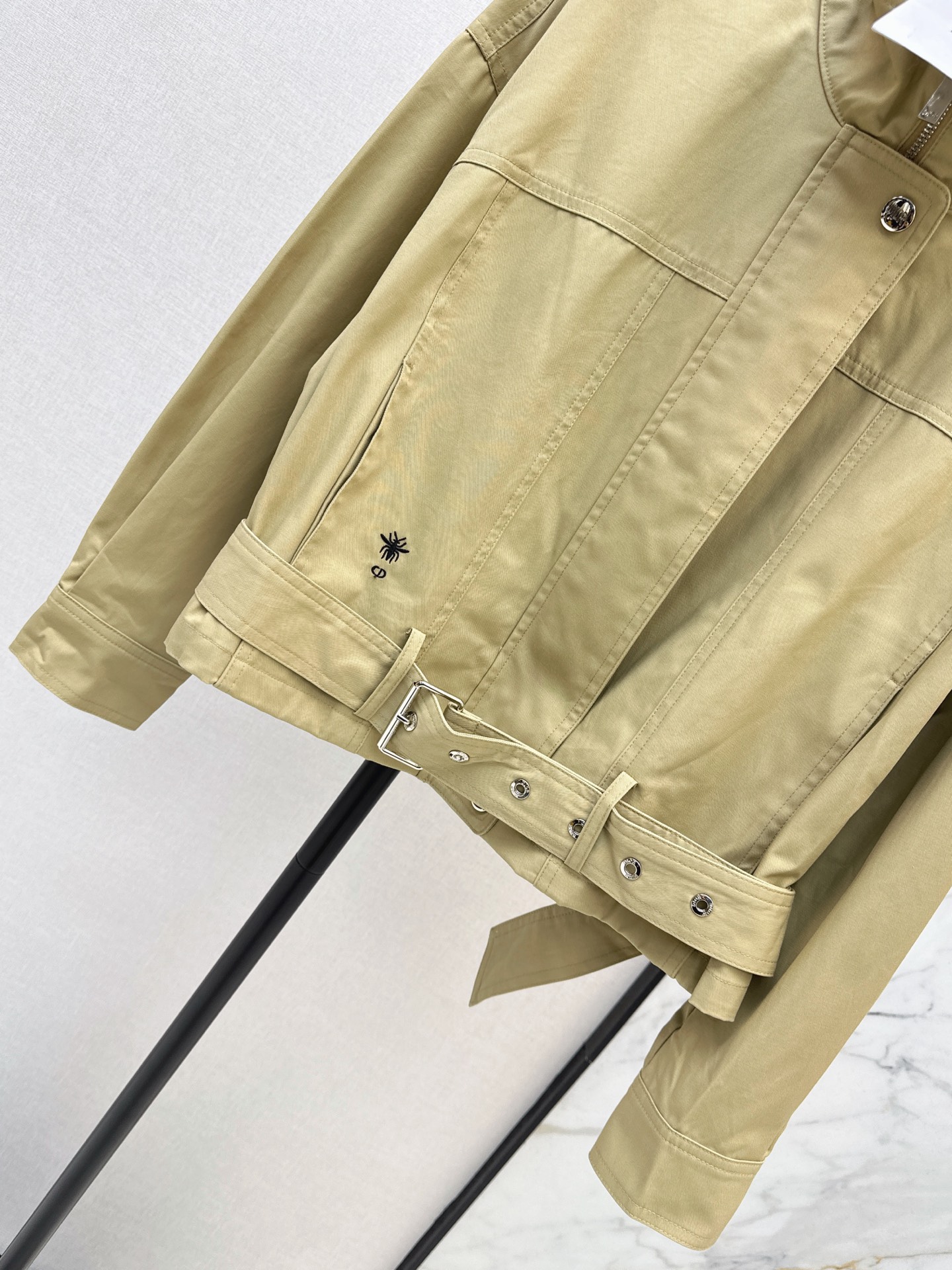 CD 26fw Stand-Collar Belted Cropped Jacket