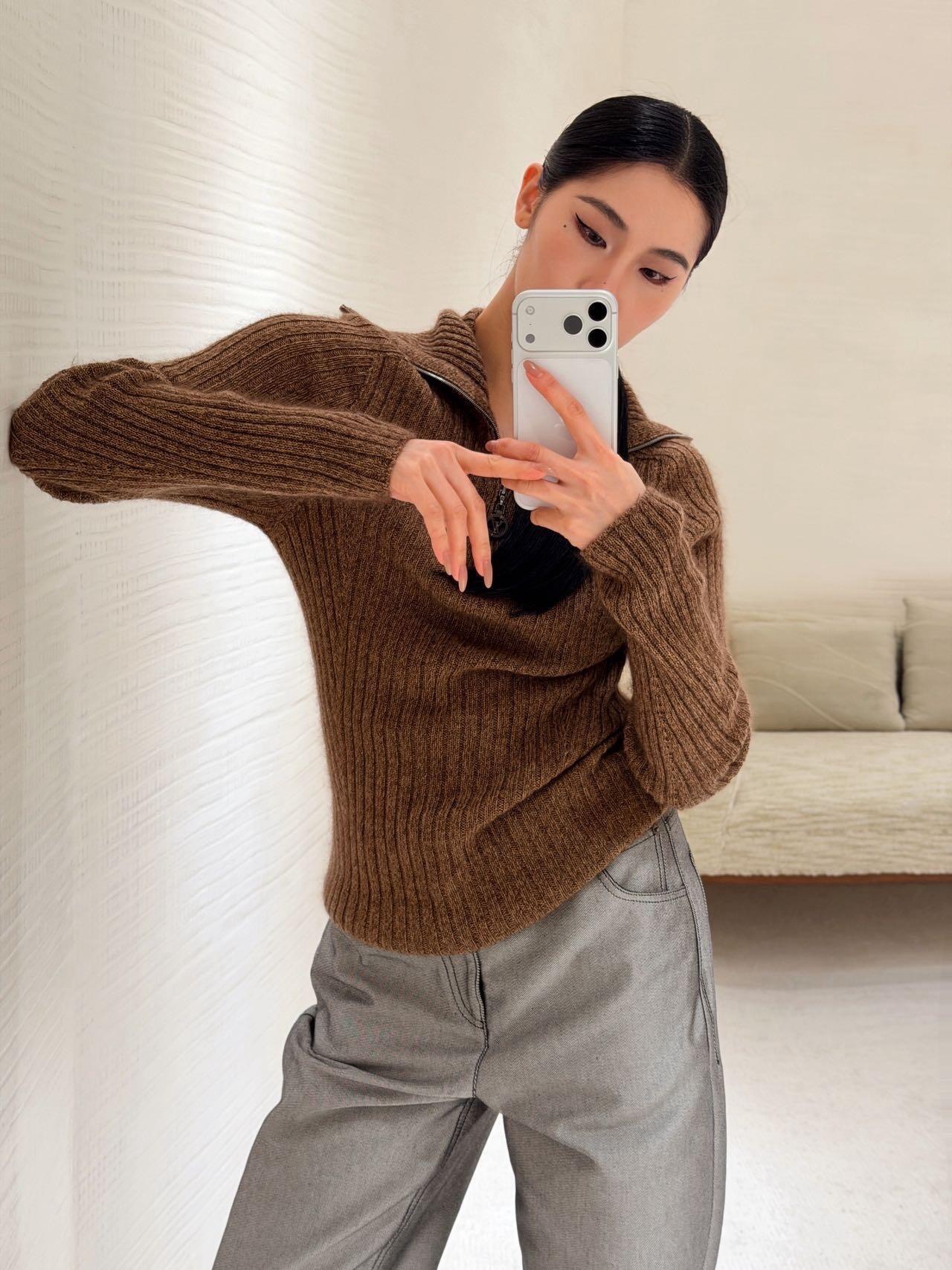 Loui 26fw knit slim-fit basic tee