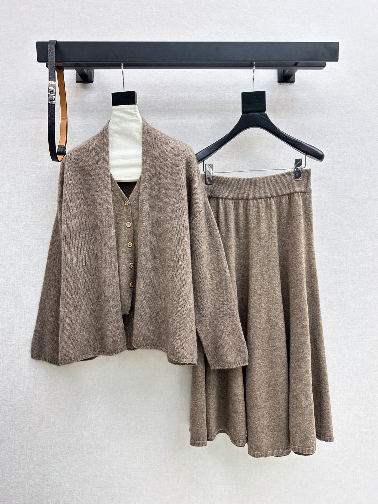Her 26fw knit cardigan vest pleated skirt sets