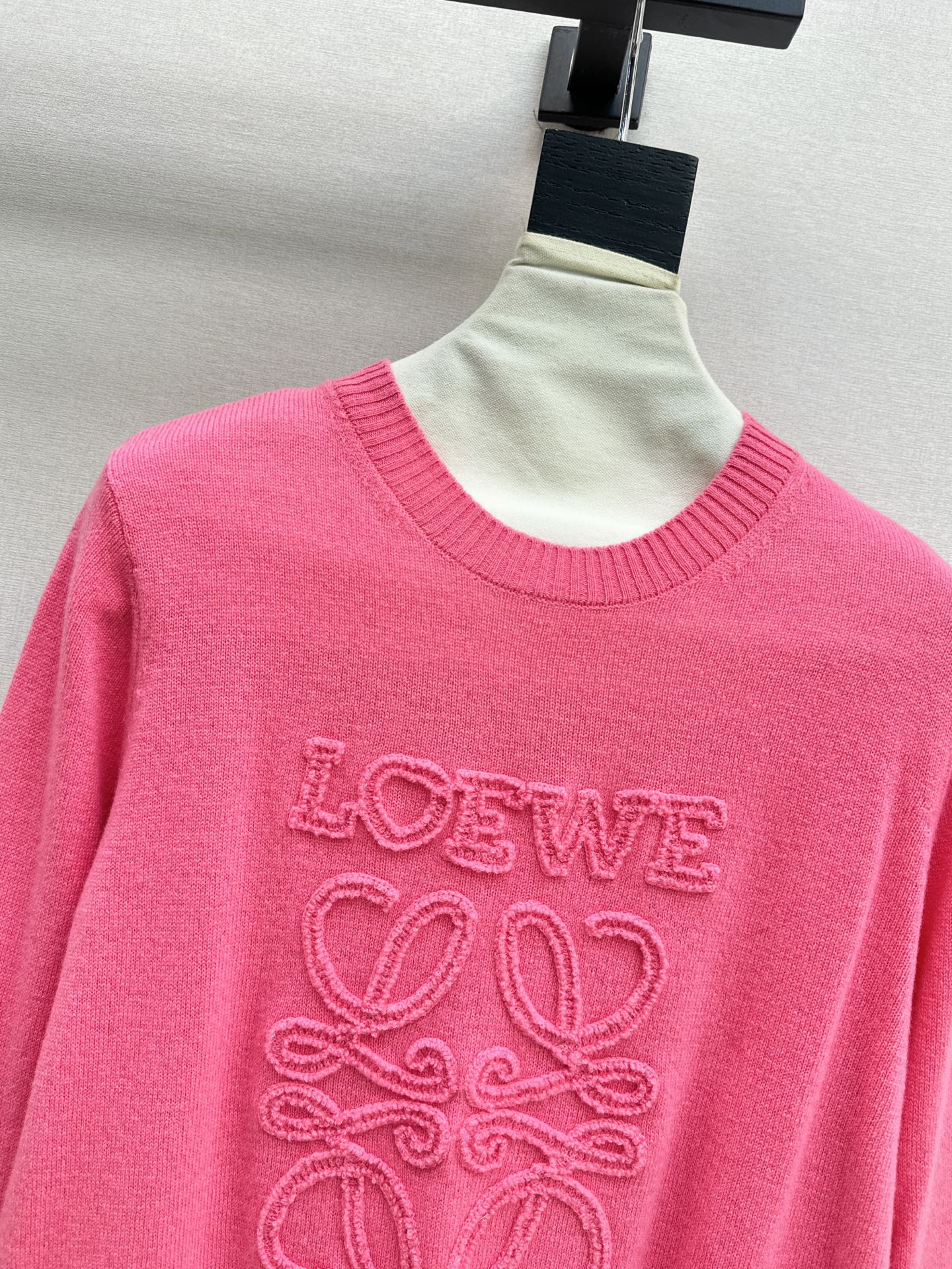 Loe 26fw embroidery sweater