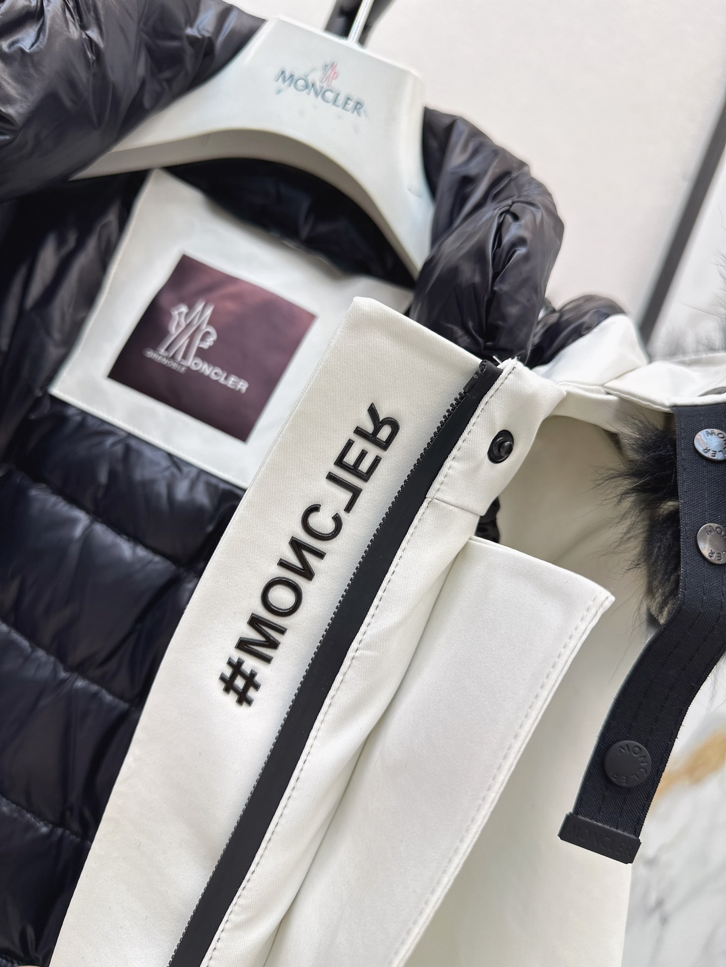 Monc 26fw belted hooded ski down jacket