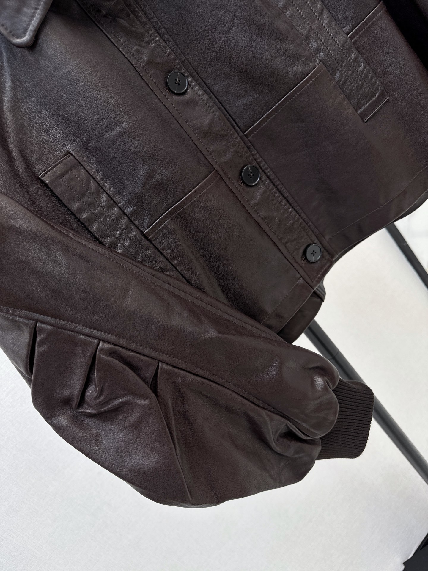 Brun 26fw cropped leather jacket
