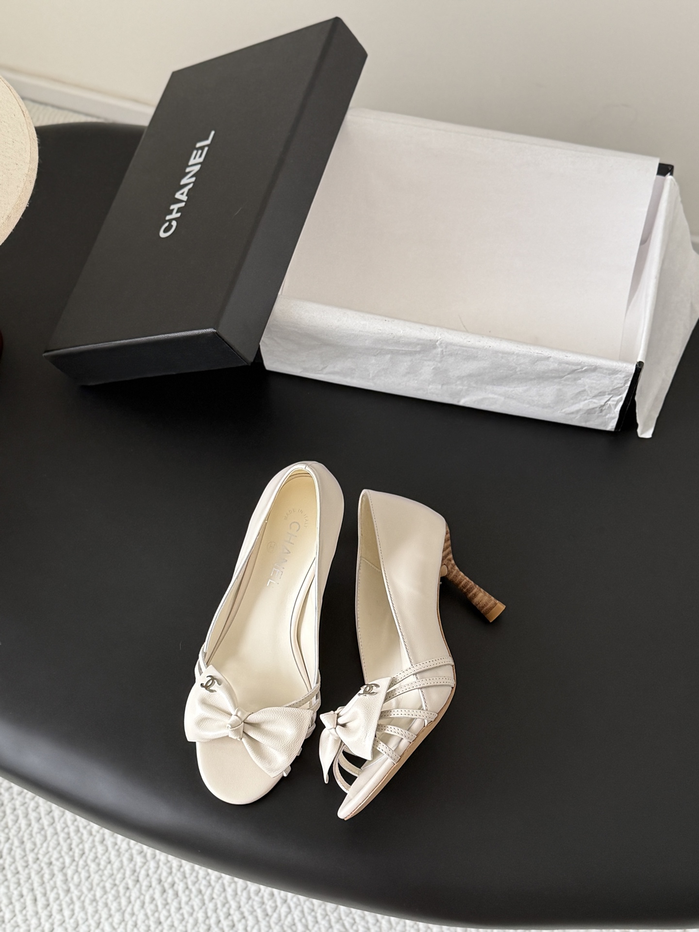 Chan 26ss peep toe heels