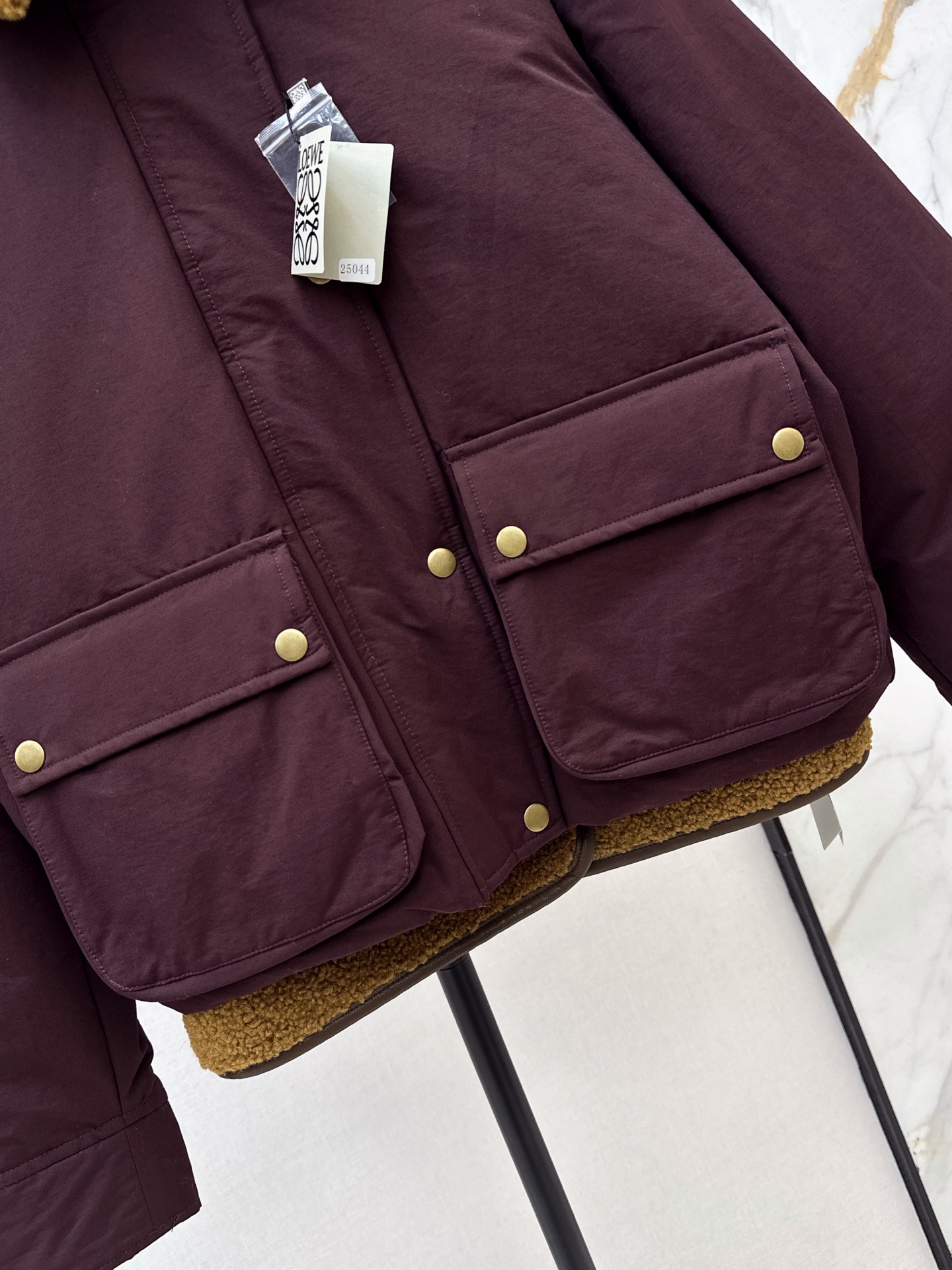 Loe 26fw sherpa-collar down jackey with detachable teddy-fleece vest
