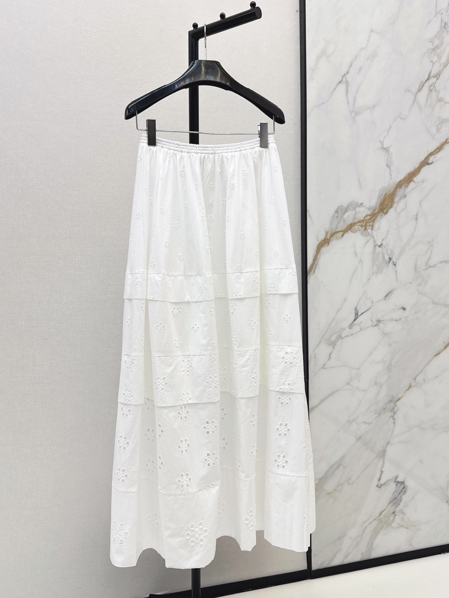 Celi 26fw embroidery skirt