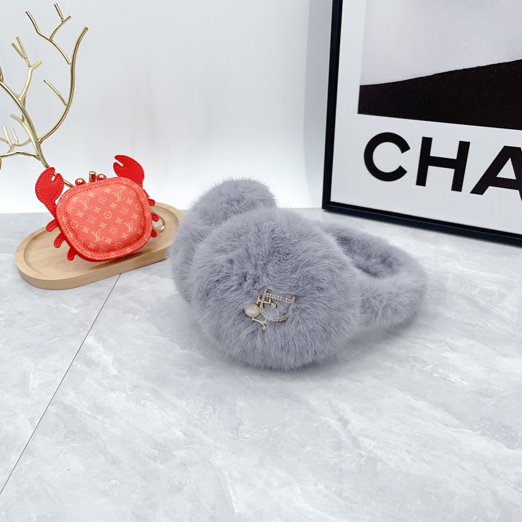 CD 26fw fluffy fur-look earmuffs