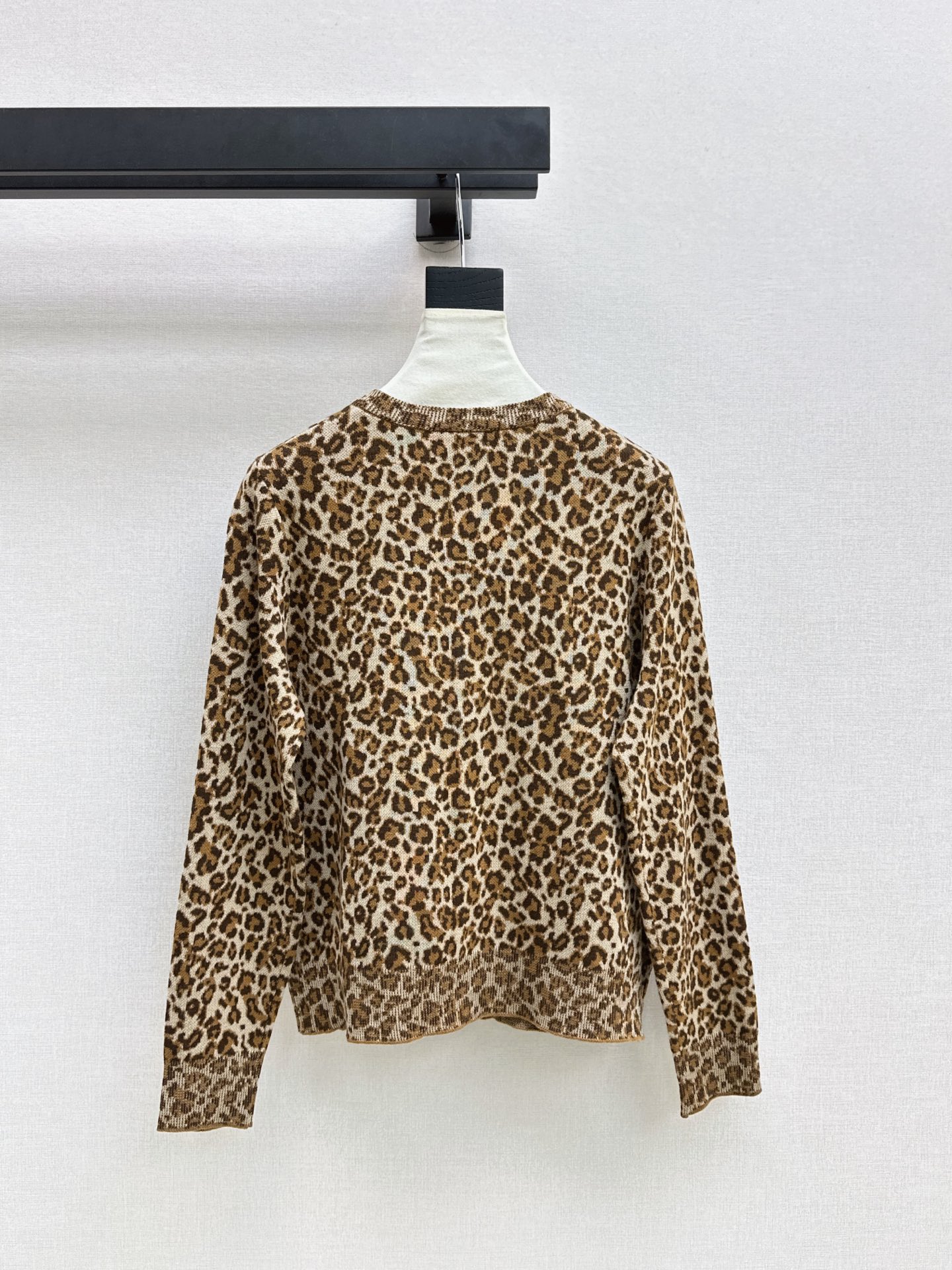 Sain 26fw leopard jacquard knit cardigan