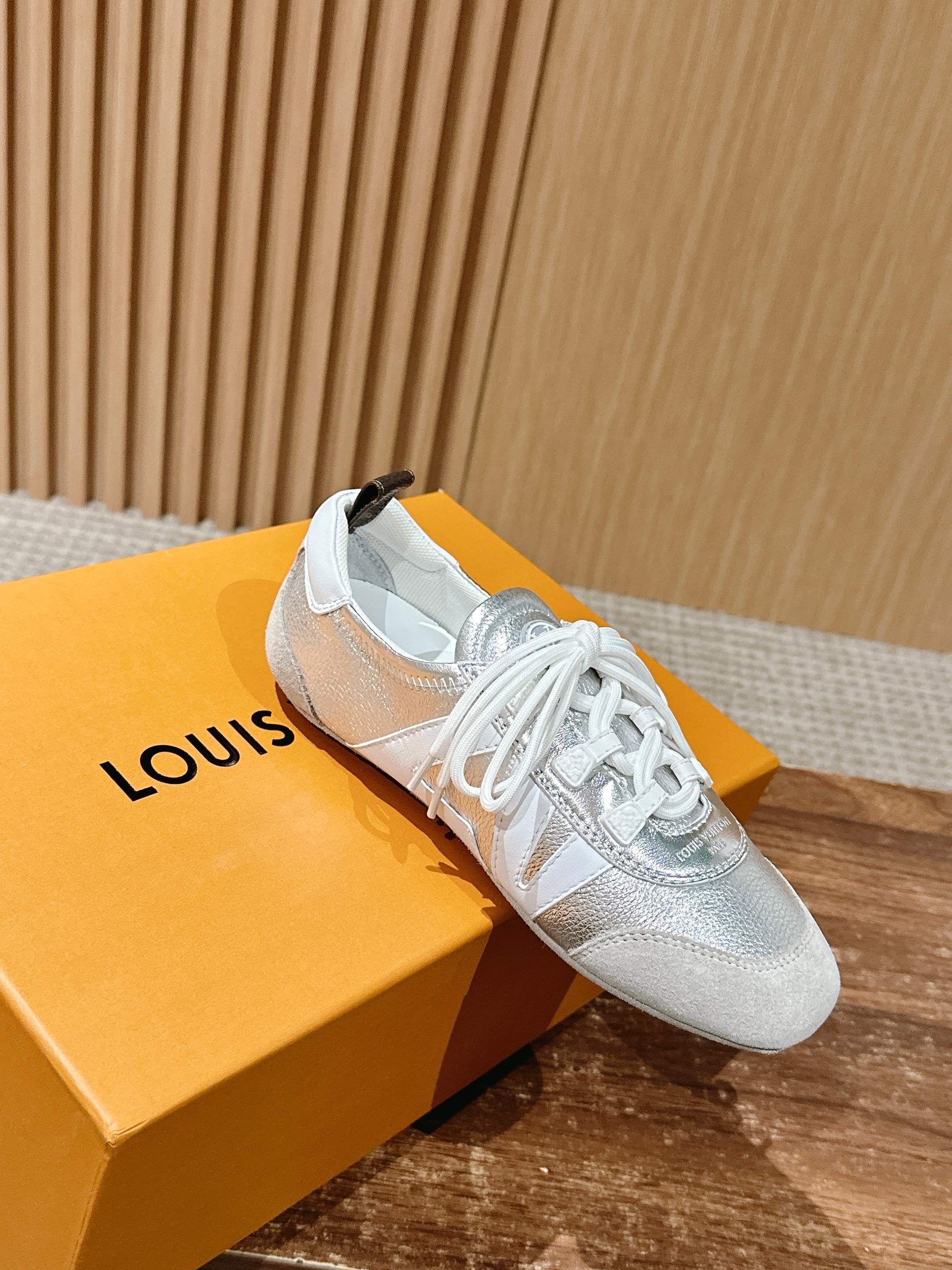 Loui 25fw sneaker