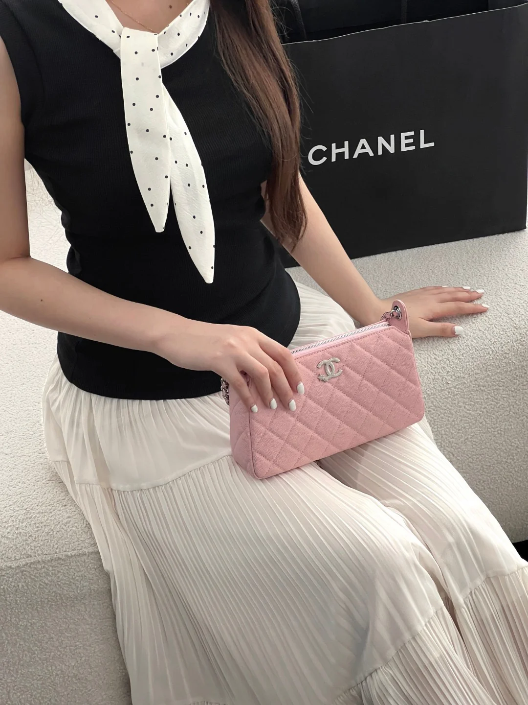 Chan 25B wallet on chain shoulder bags
