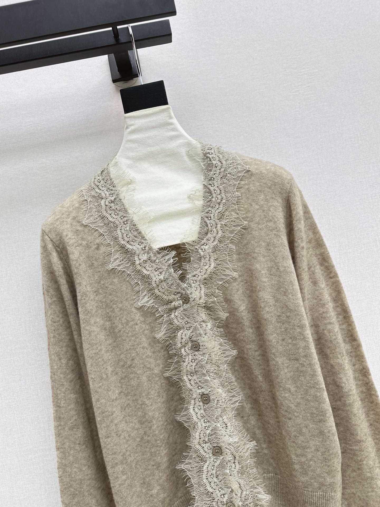 ES 26fw lace contract knit cardigan