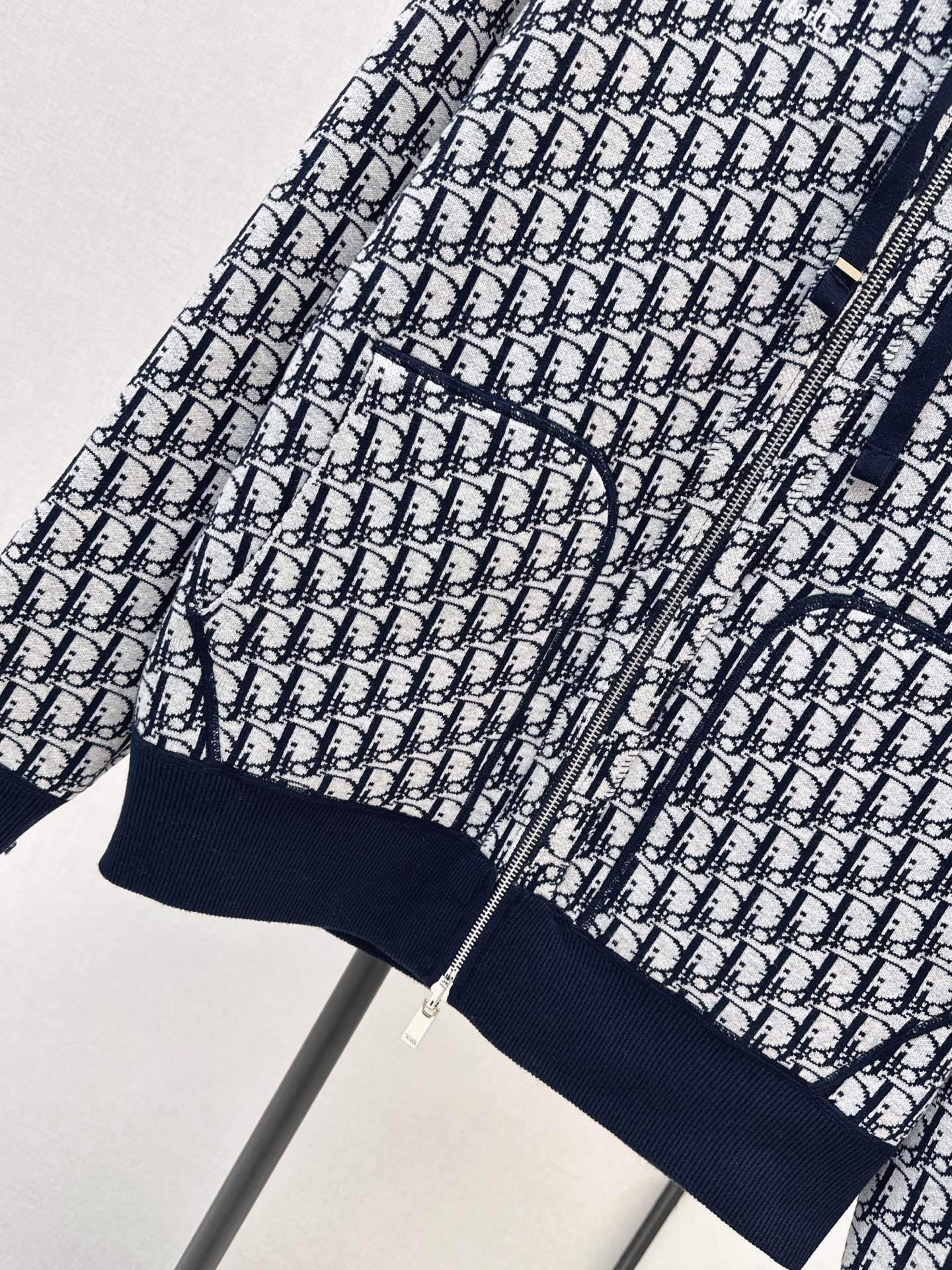 CD 26fw reversible hooded jacket