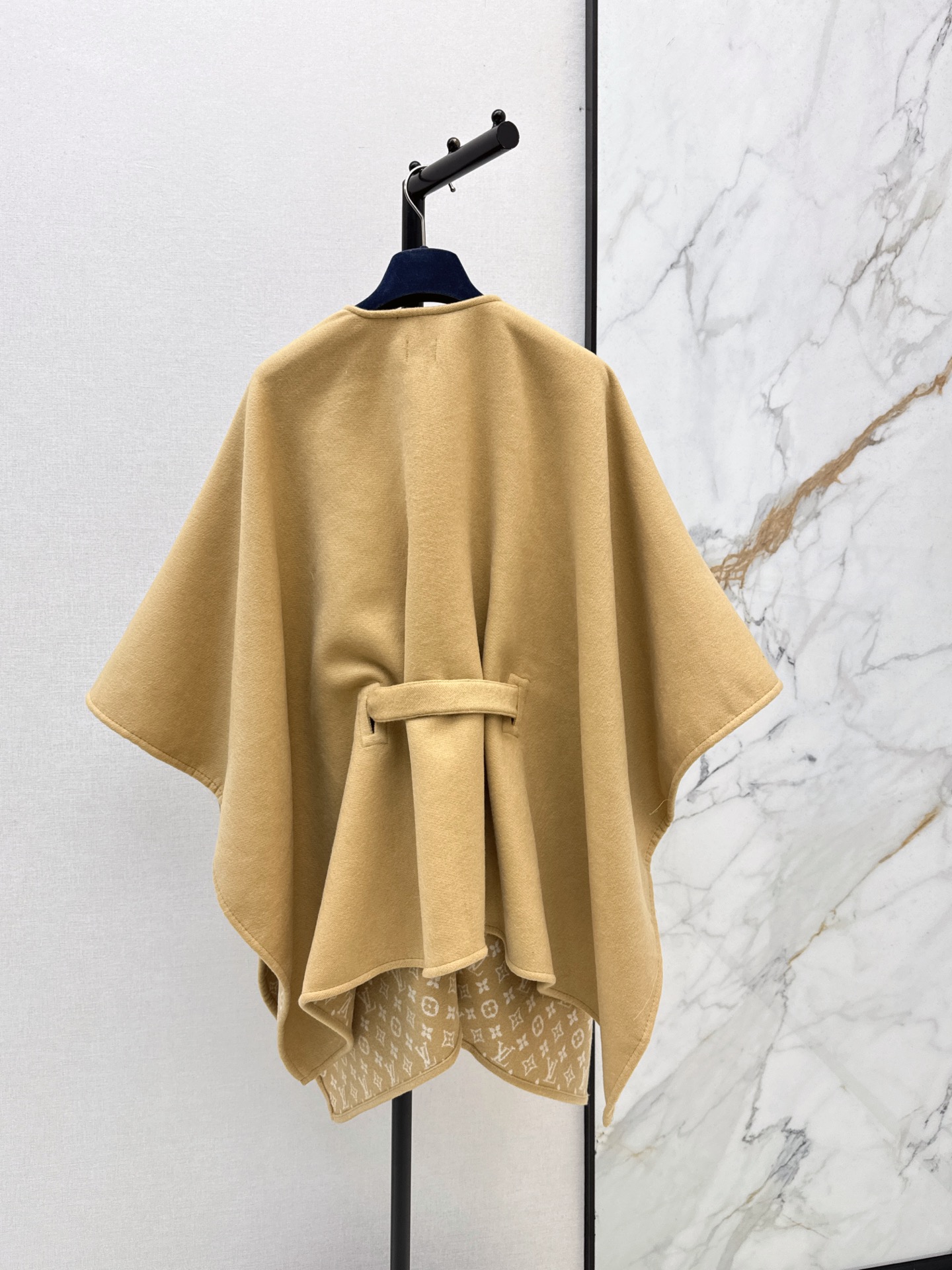 Loui 26fw wool shawls