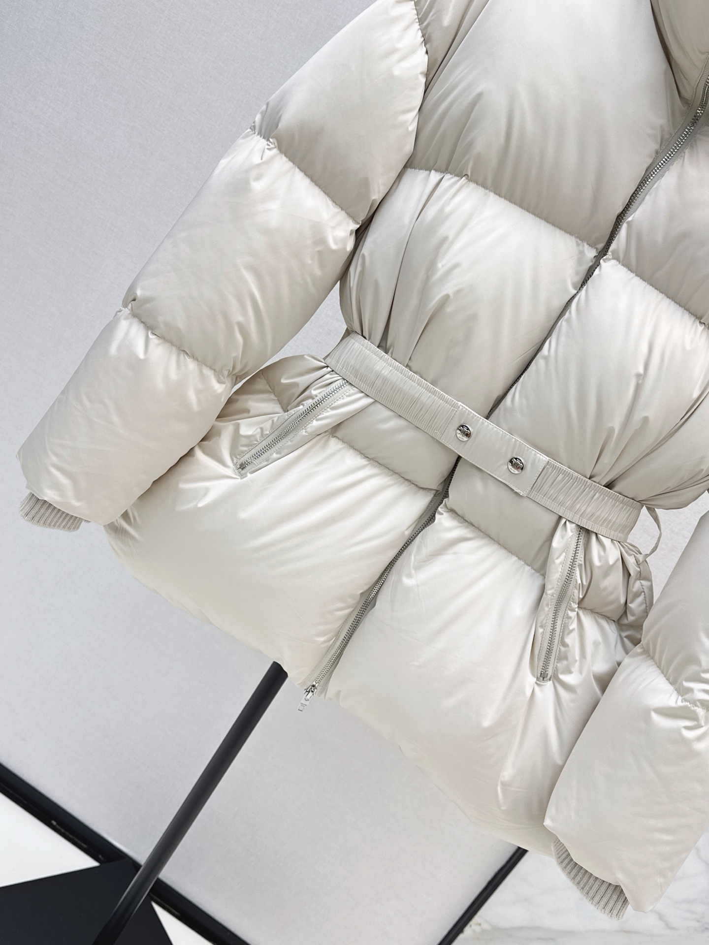 Celi 26fw belted down jacket