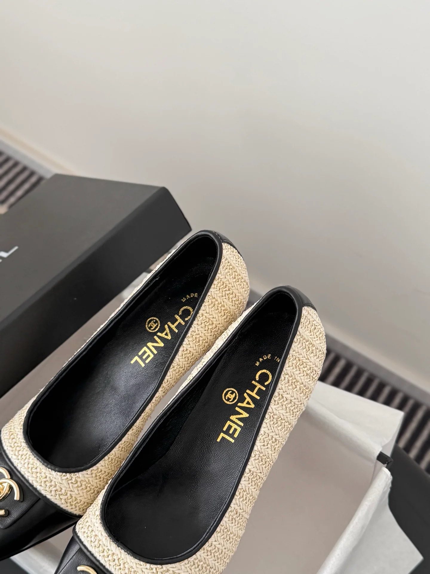 Chan 26ss kitten heel