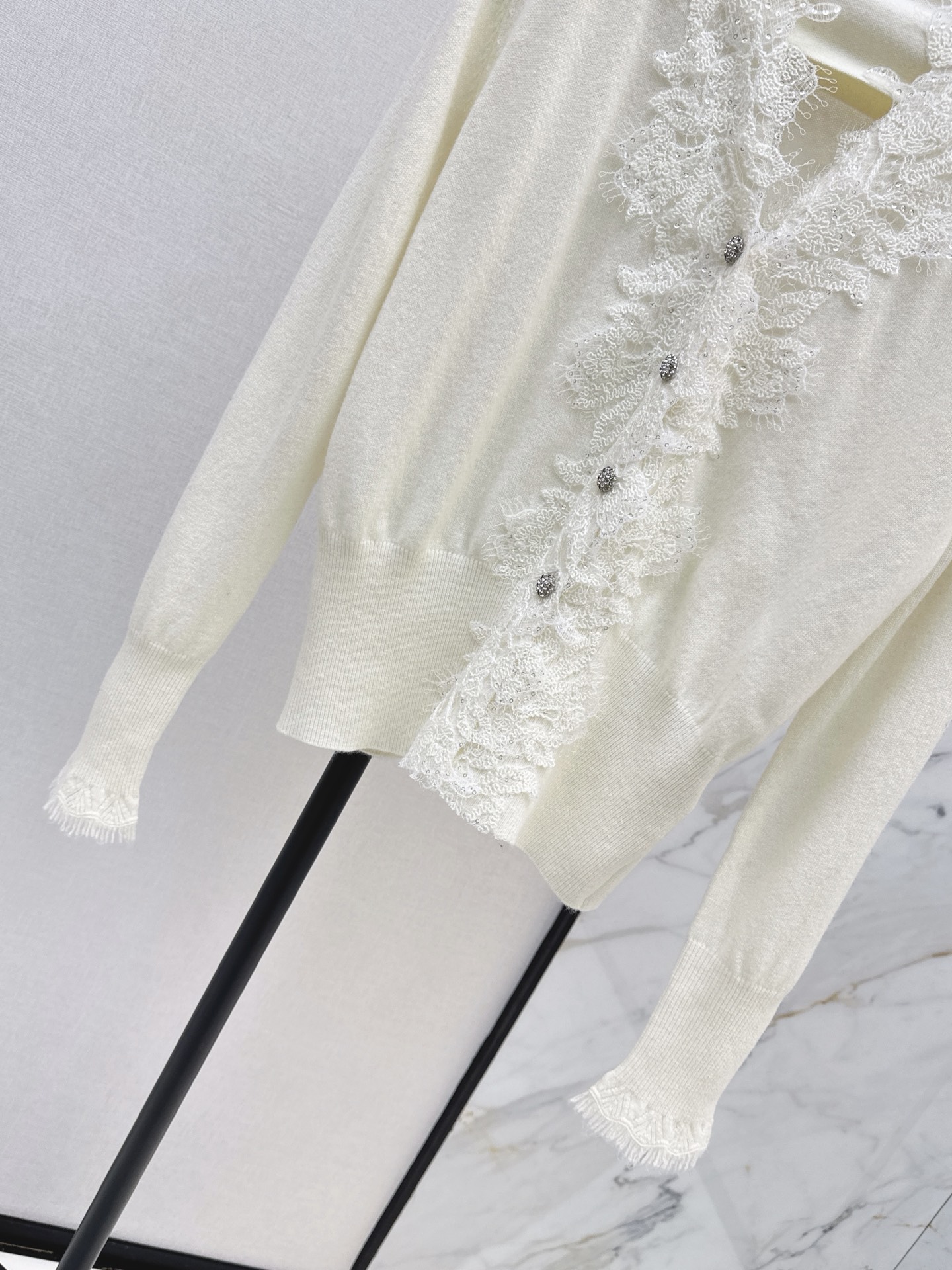 Miu 26fw lace contract knit cardigan