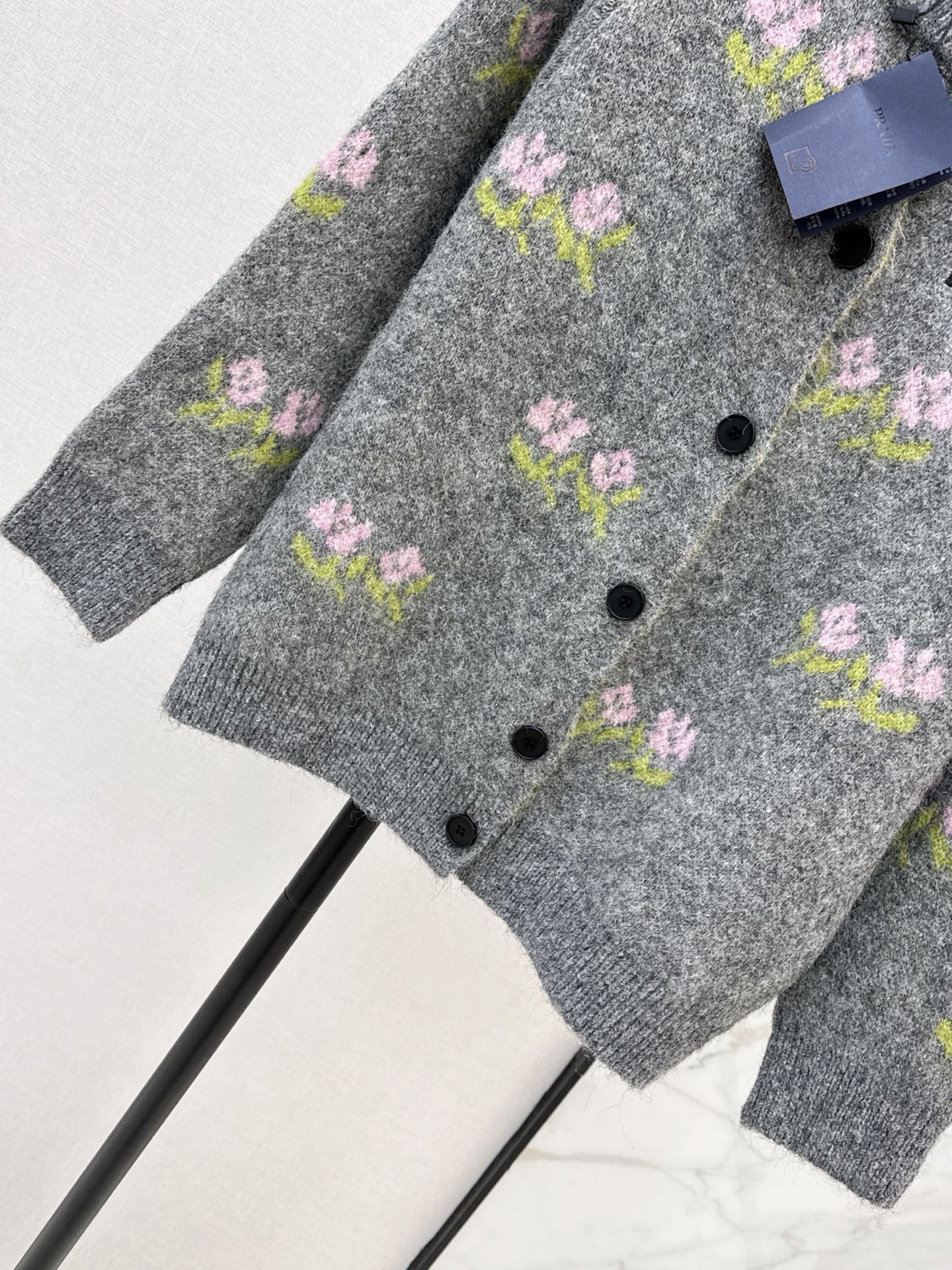 Pra 26fw floaral jacquard cardigan