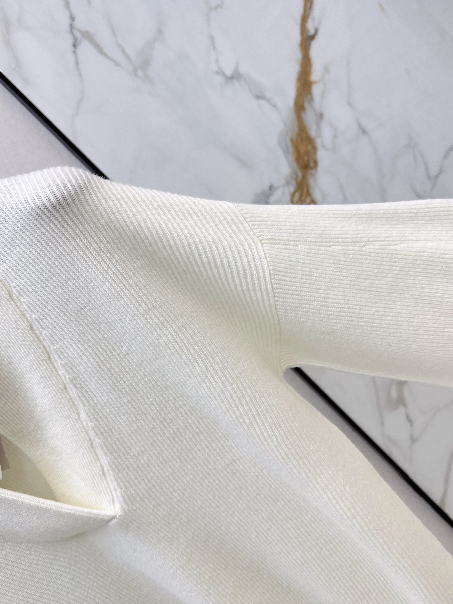 Brun 26fw cashmere sweater