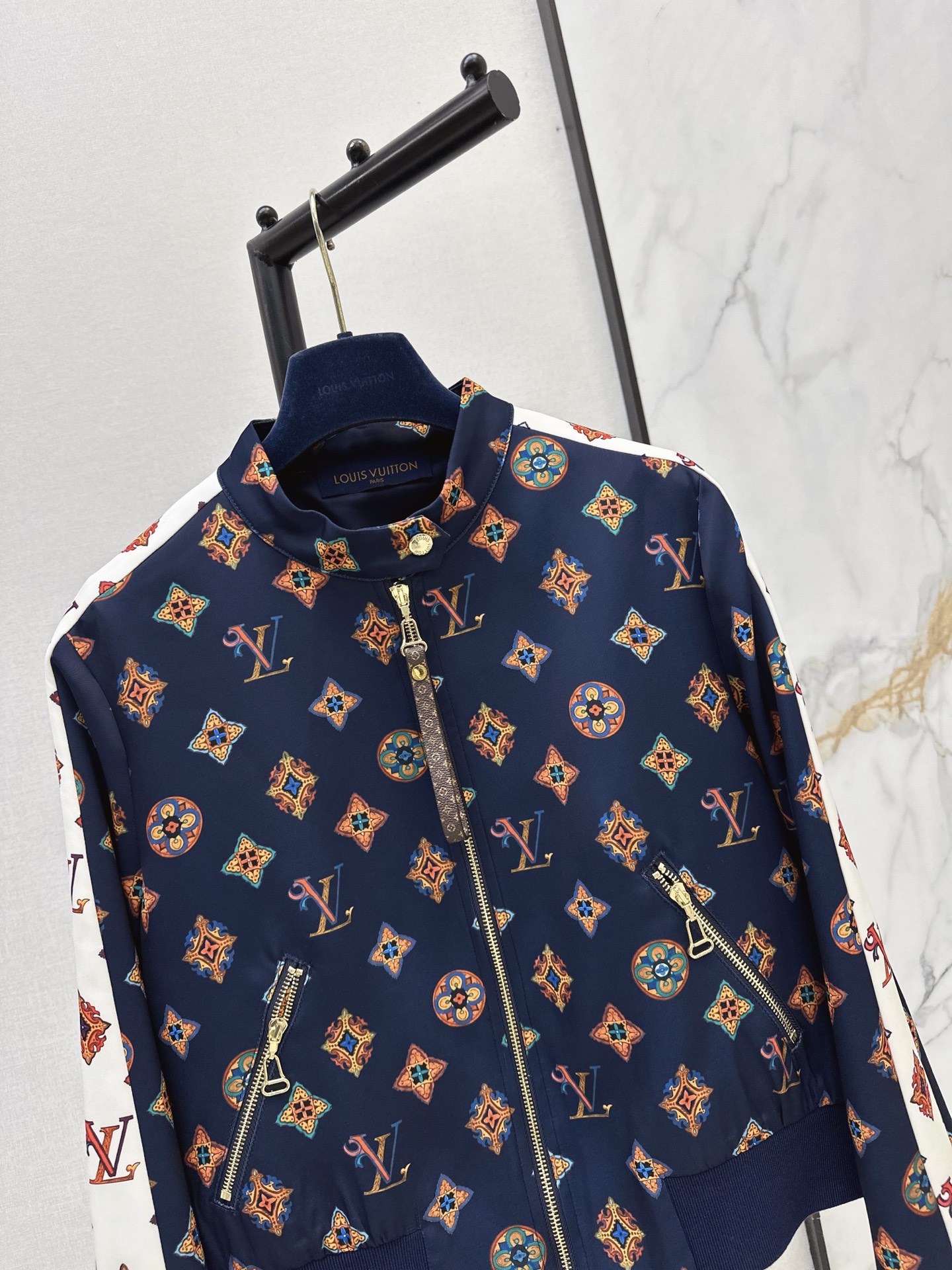 Loui 26fw print jacket