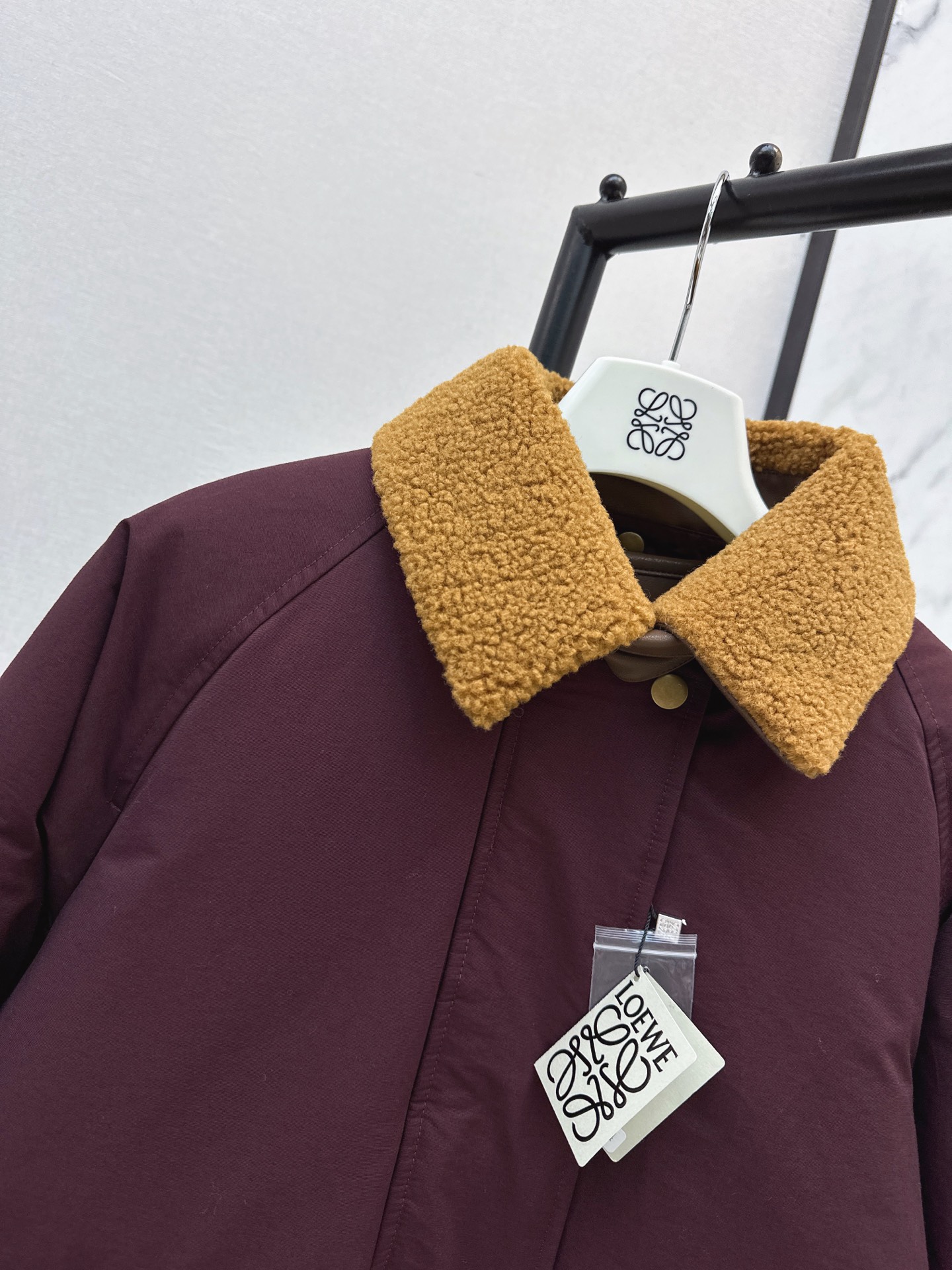 Loe 26fw sherpa-collar down jackey with detachable teddy-fleece vest